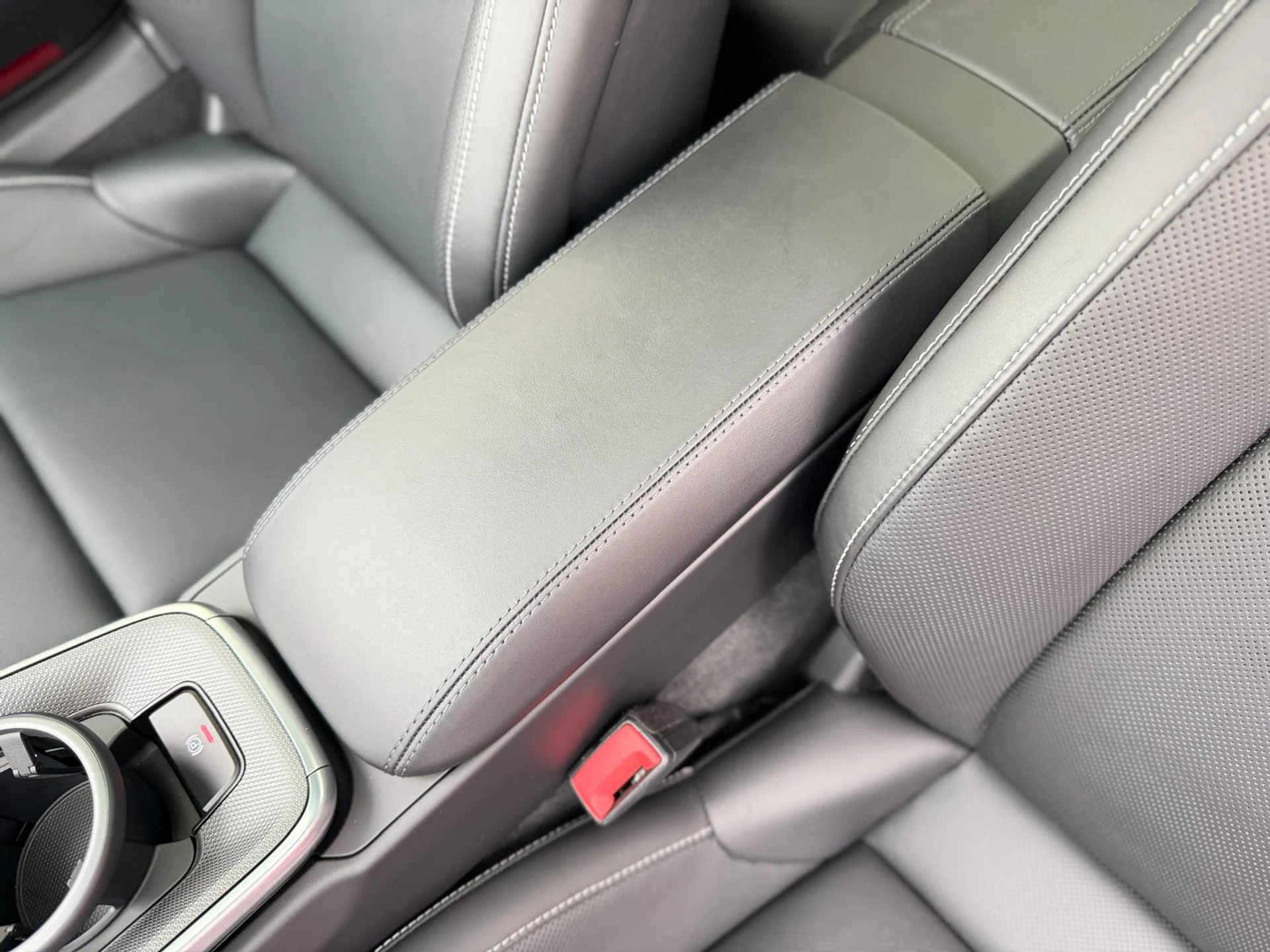 mph043_4138701588_Whats_App_Image_2025_12_24_at_12_51_46_PM_45_f8a472b788