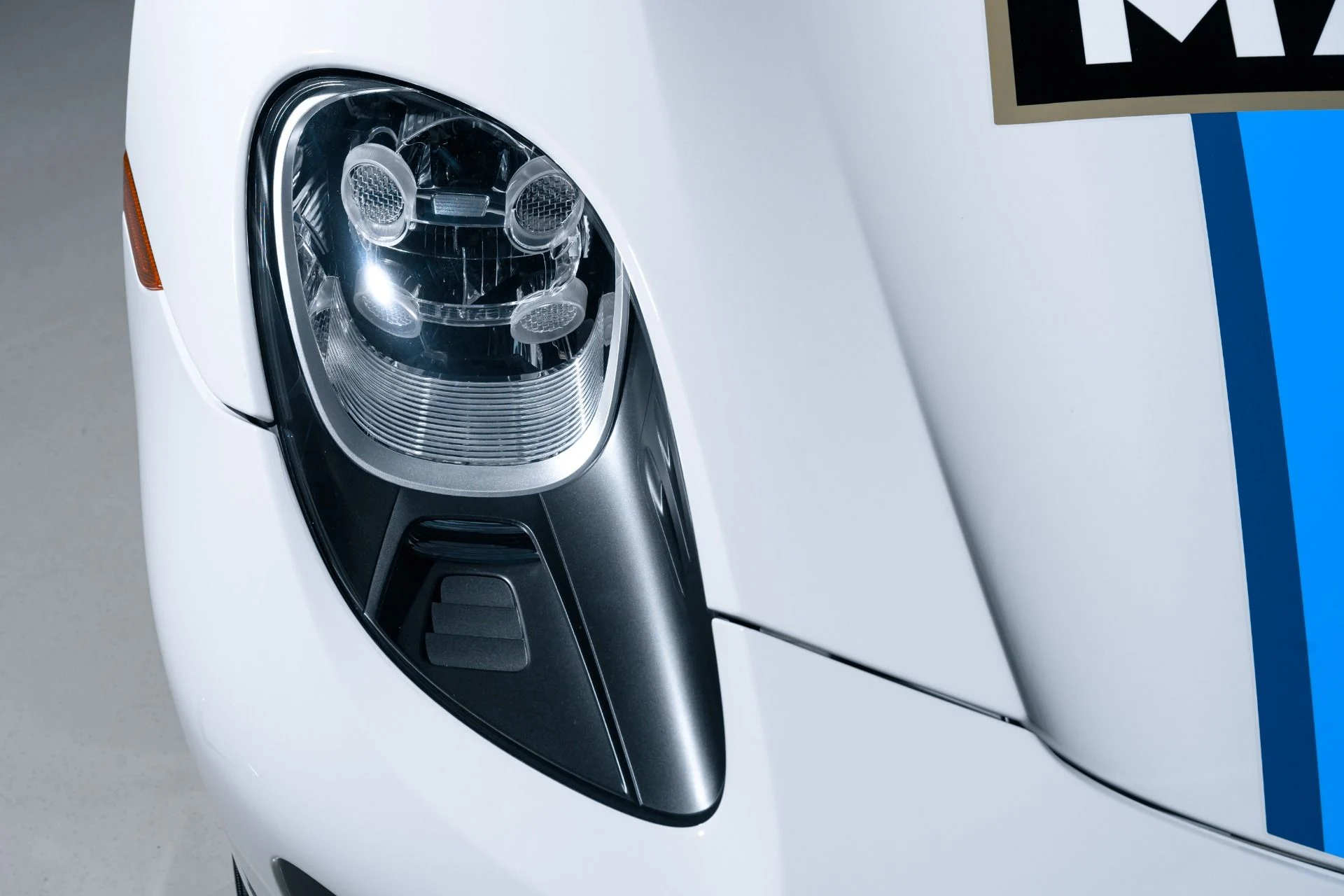 mph043_4142710028_12440_p44_l_4c6d93cc2d