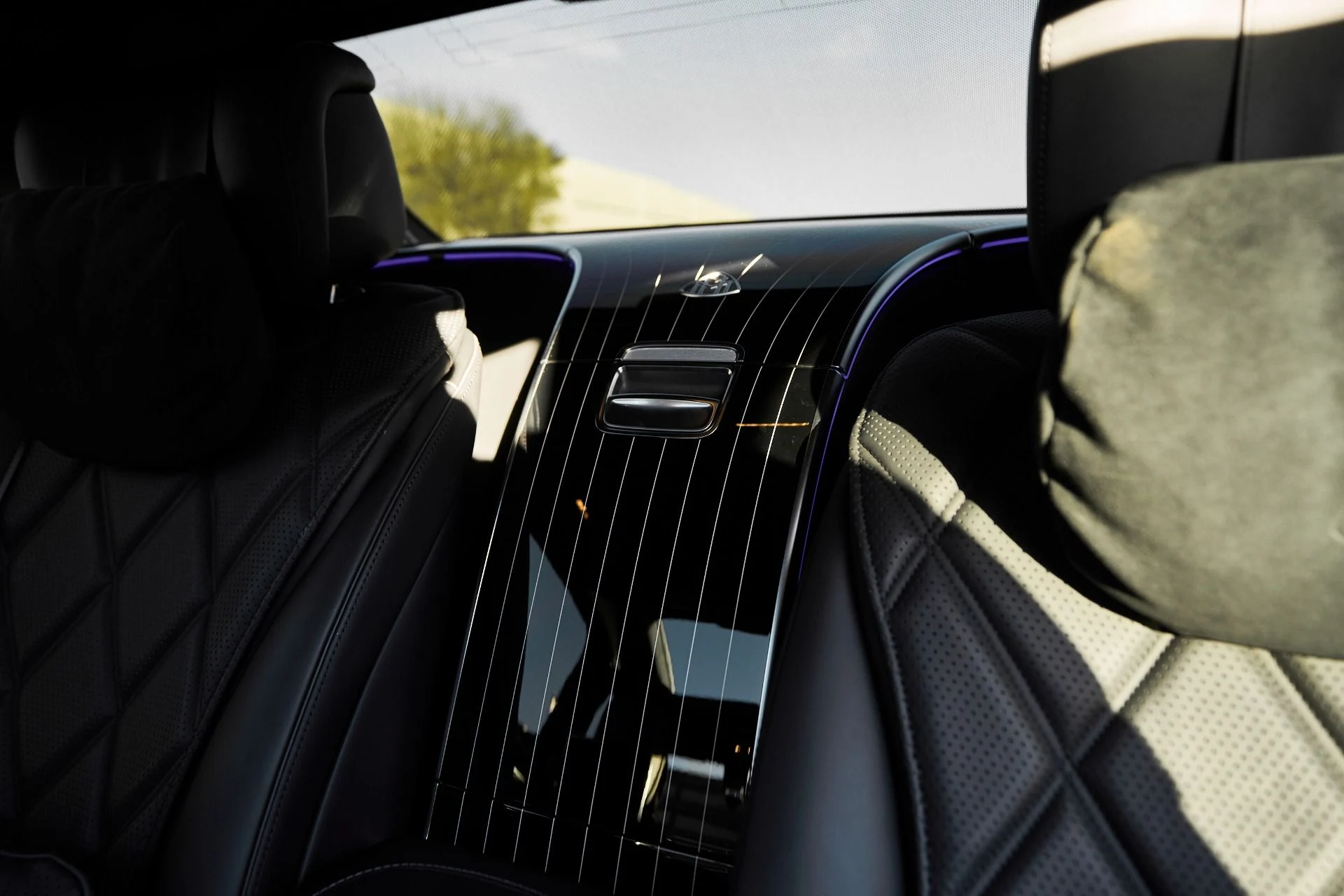 mph043_414348442_Used_2022_Mercedes_Benz_S_Class_Maybach_S_580_1763082551_bc9882ffca