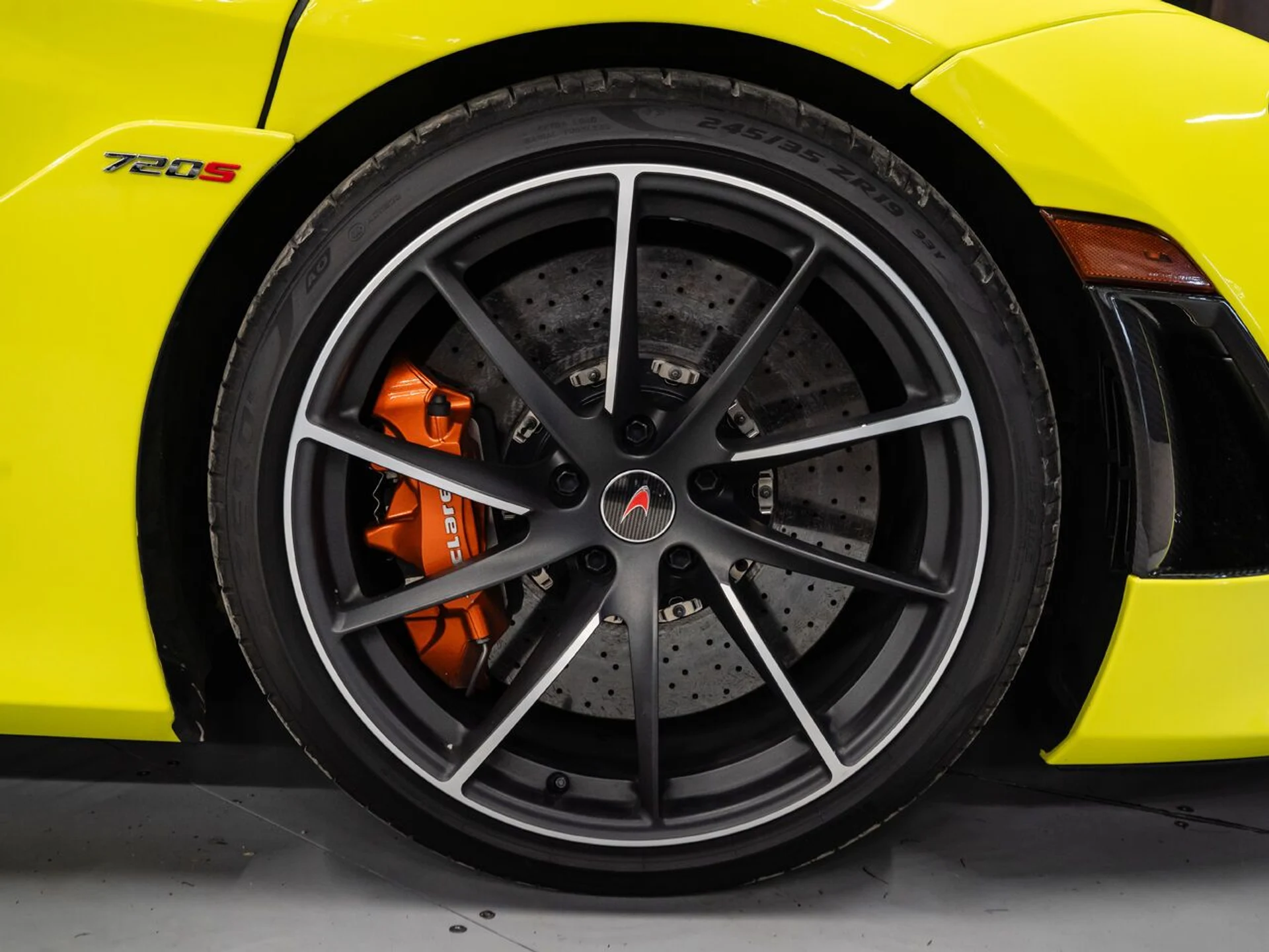 mph043_4160680191_mclaren_720s_2018_e57574e875