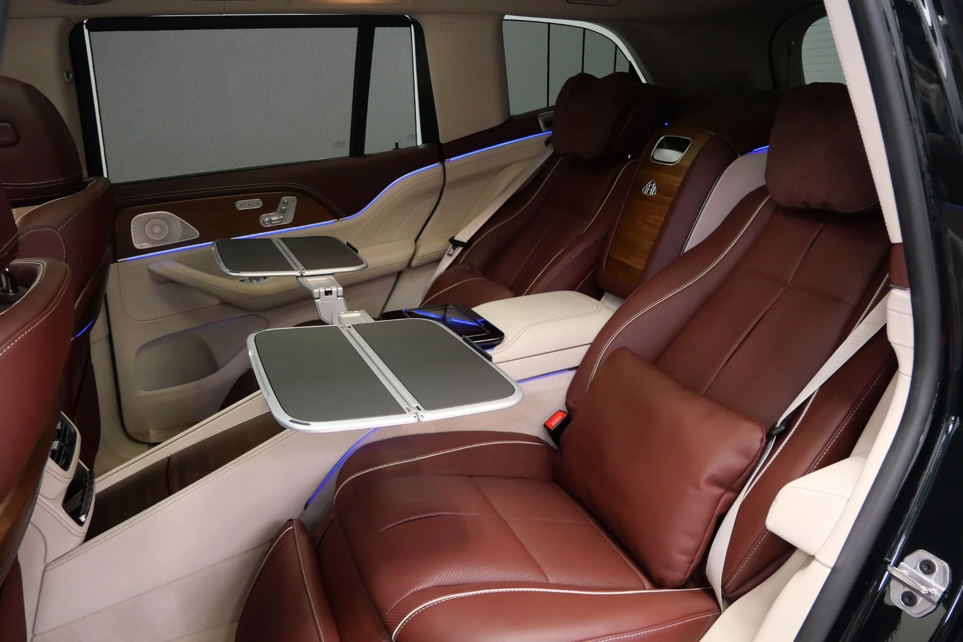 mph043_4163754928_Used_2022_Mercedes_Benz_Maybach_GLS_600_4_MATIC_Beautiful_Colors_Four_Seat_Configuration_Walnut_Trim_1776795080_c09243d5ed