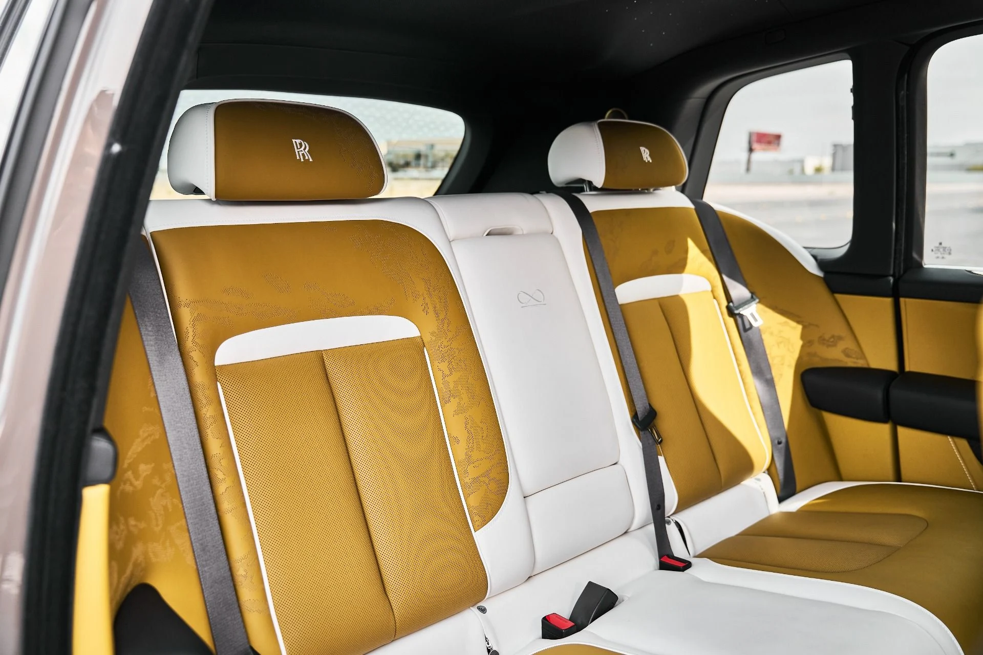 mph043_4174041846_Used_2026_Rolls_Royce_Cullinan_Black_Badge_1776556055_ca31e451d8