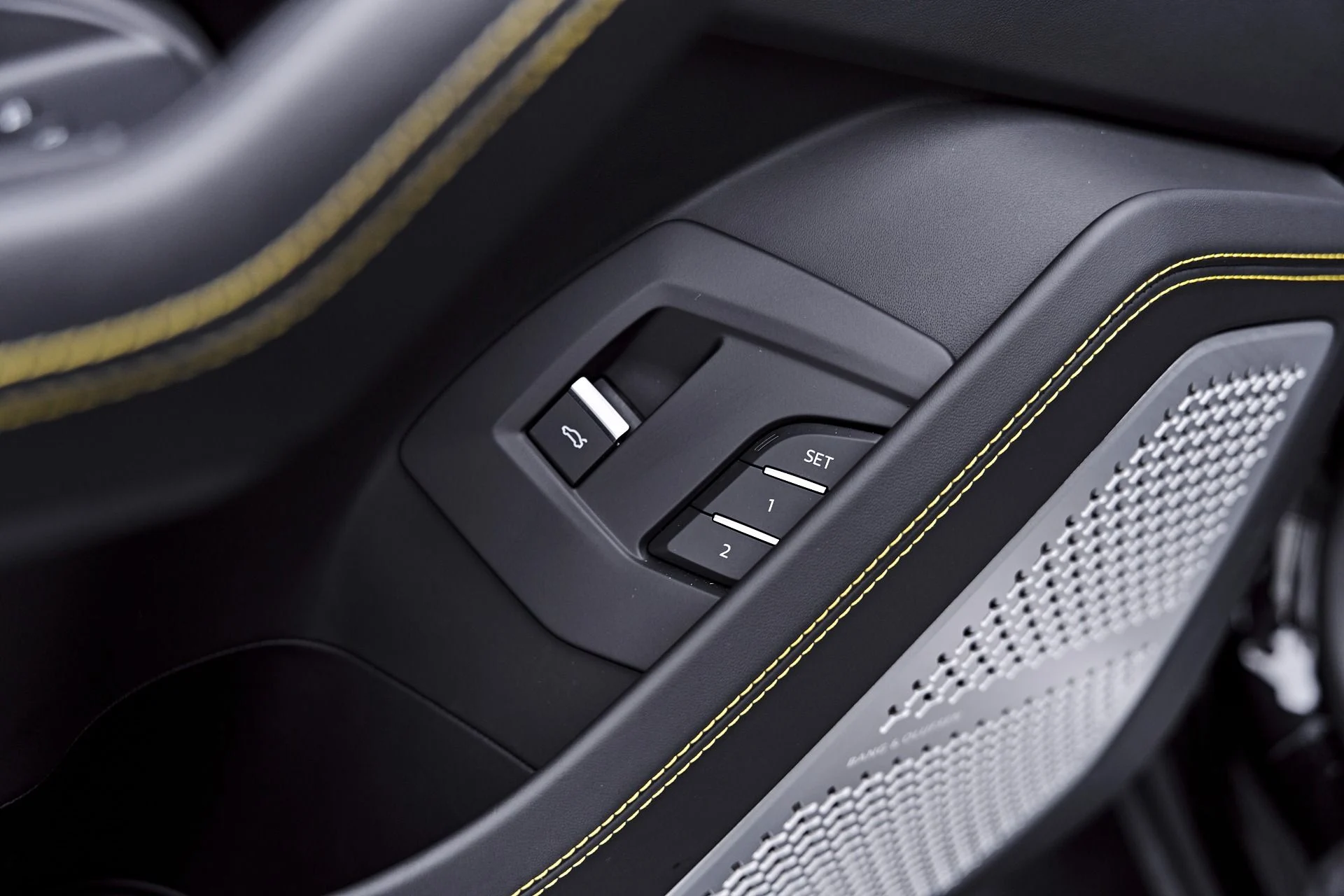 mph043_4197255347_Used_2022_Lamborghini_Urus_Base_1785209762_670629b588