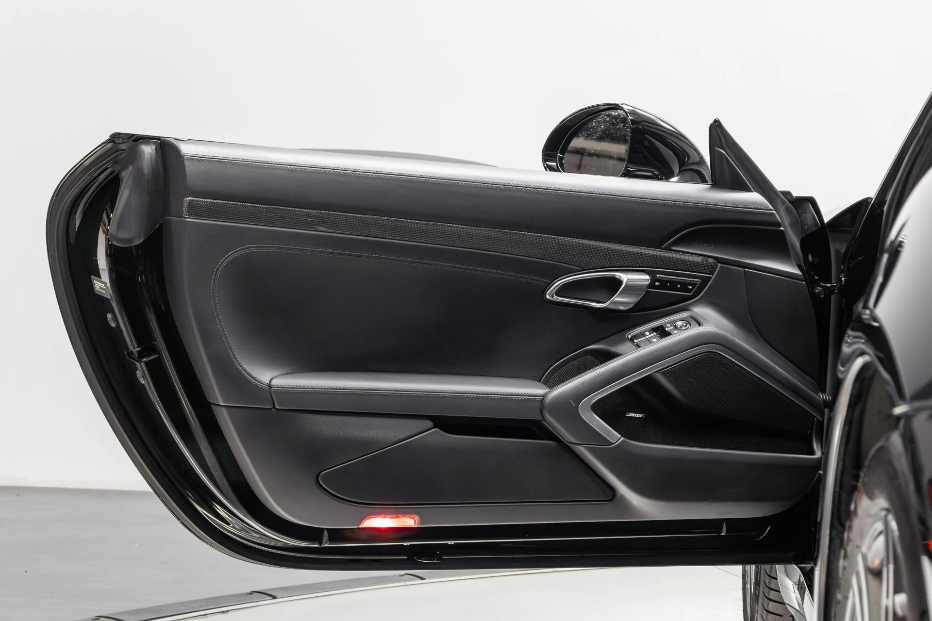 mph043_4199796427_Used_2015_Porsche_911_Turbo_S_1761834686_ec06dab650