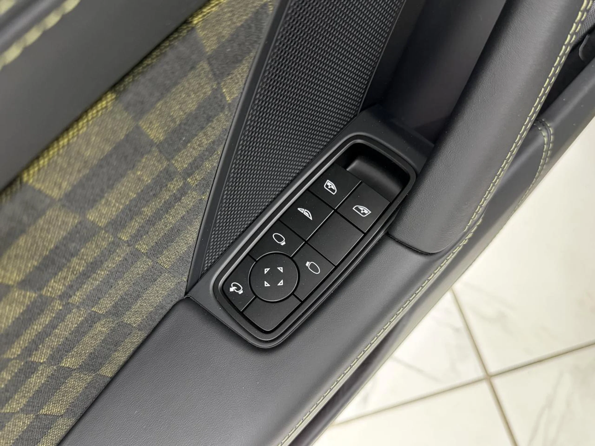 mph043_4204861487_3d91ccd7e942355c32f4b4de54e2cd3c_67f949fc8d