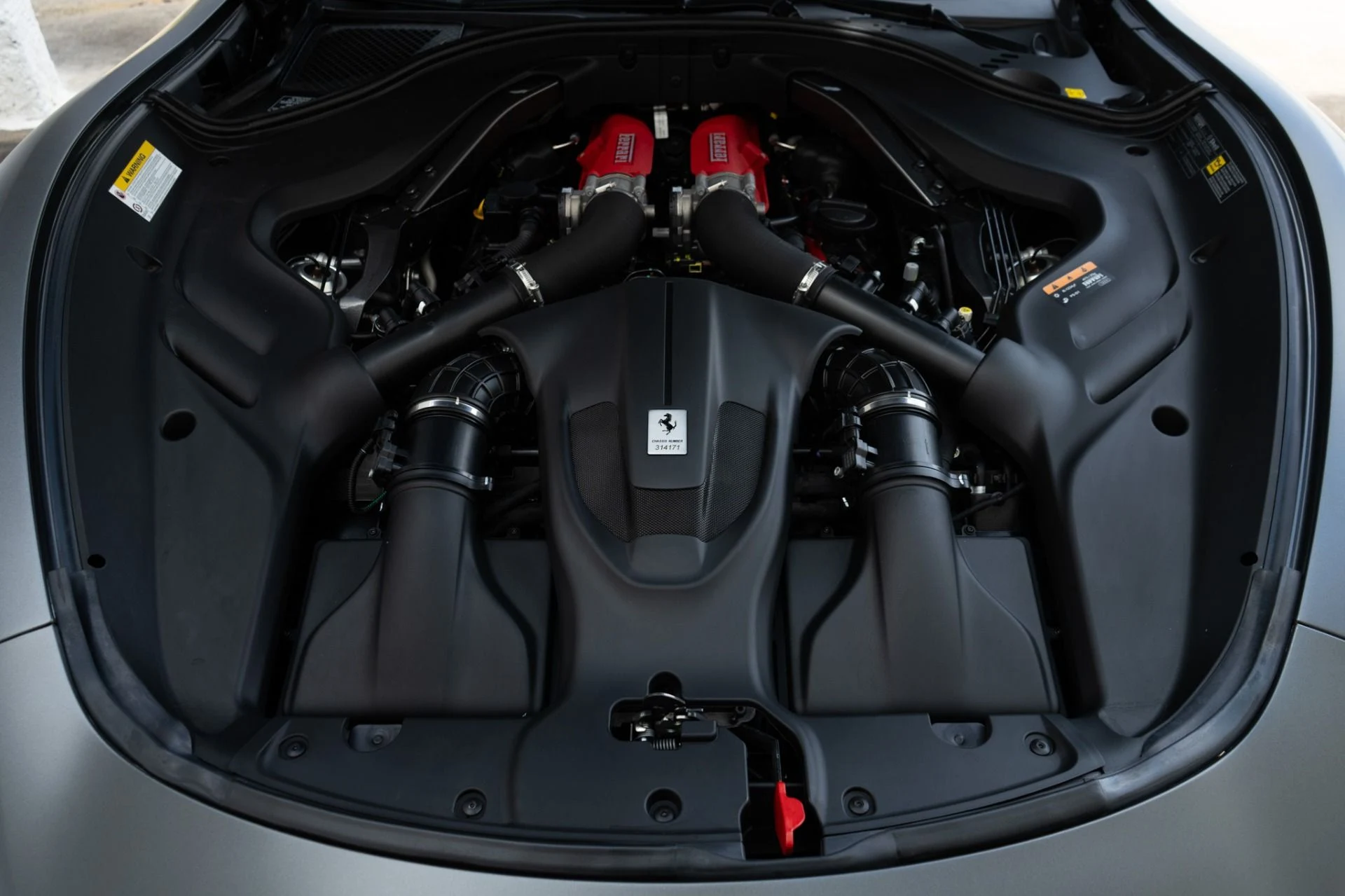 mph043_4205365211_Used_2025_Ferrari_Roma_Spider_1771439392_a50816fb32