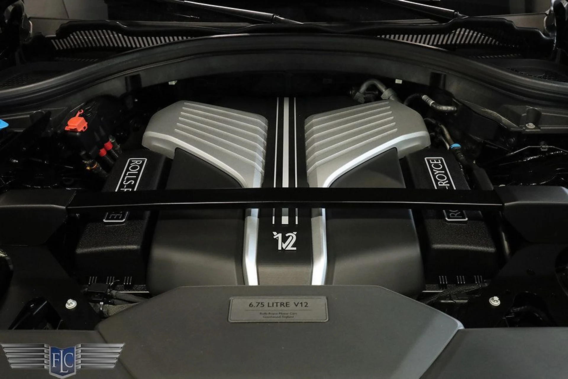 mph043_4213014841_used_2024_rolls_royce_cullinan_sportutility_9689_22979404_44_1024_6c7e9f67f6