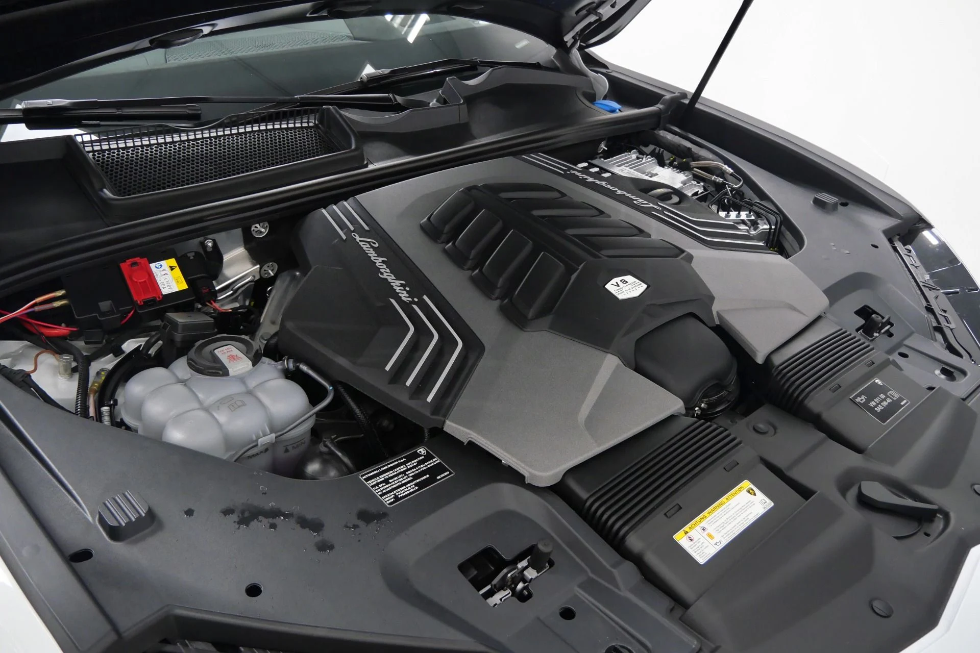 mph043_4213231593_Used_2023_Lamborghini_Urus_S_Very_Low_Miles_657_Horsepower_Bang_and_Olufsen_Audio_1781208380_e87741a1ef