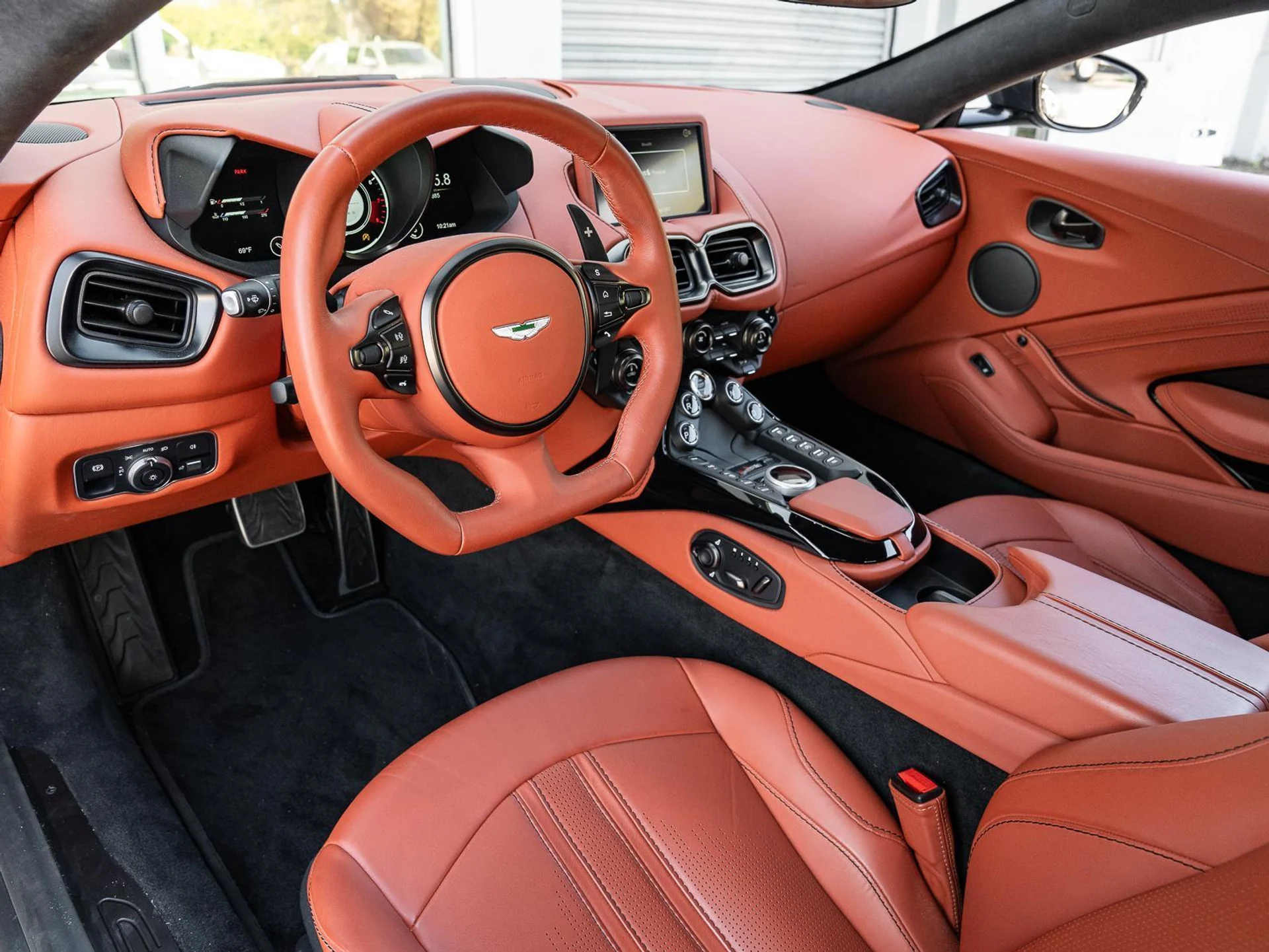 mph043_4233437004_Used_2021_Aston_Martin_Vantage_Coupe_Automatic_1771064405_474c77d9b6