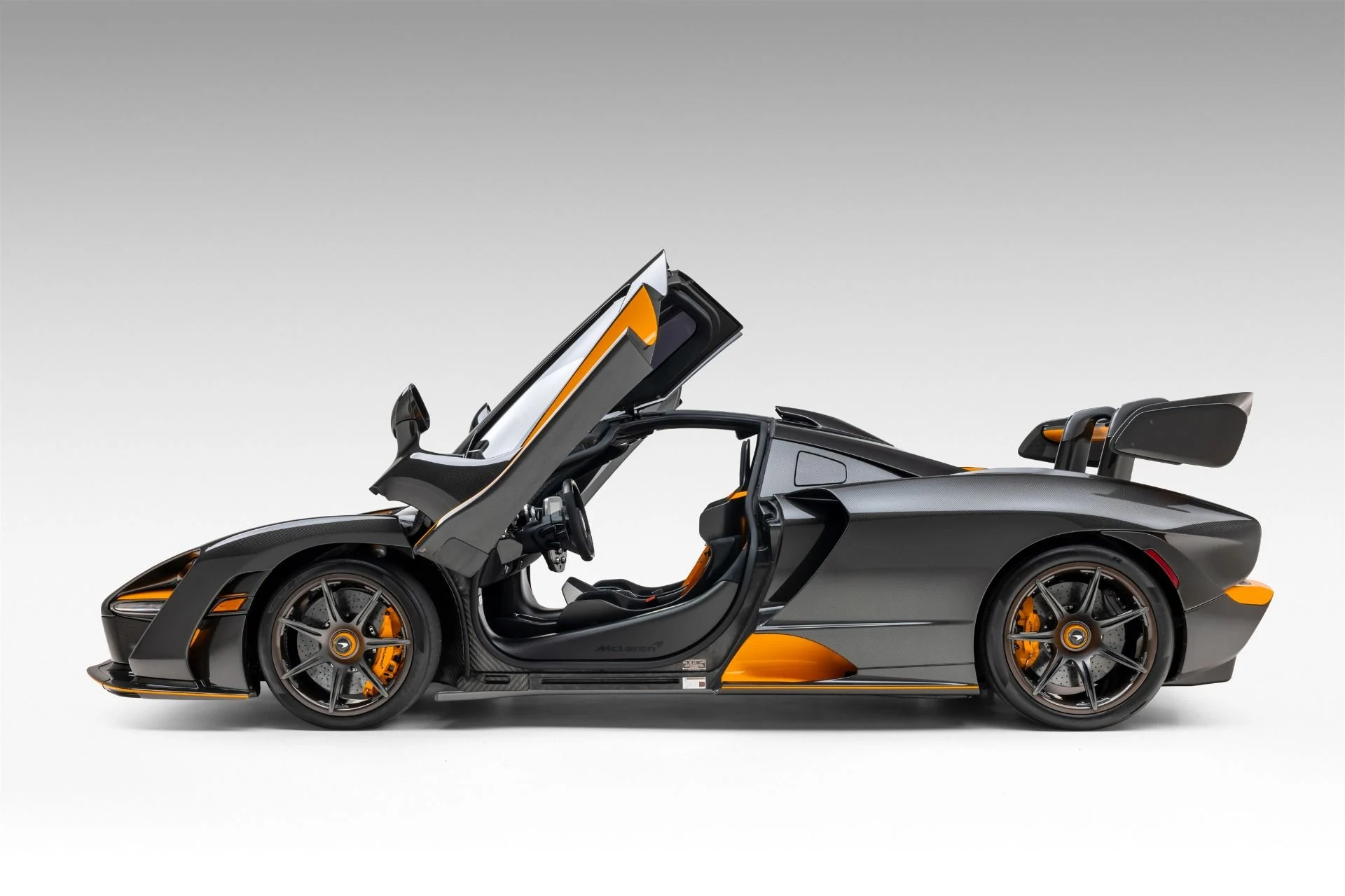 mph043_4240605052_13122_p44_l_f42370e684