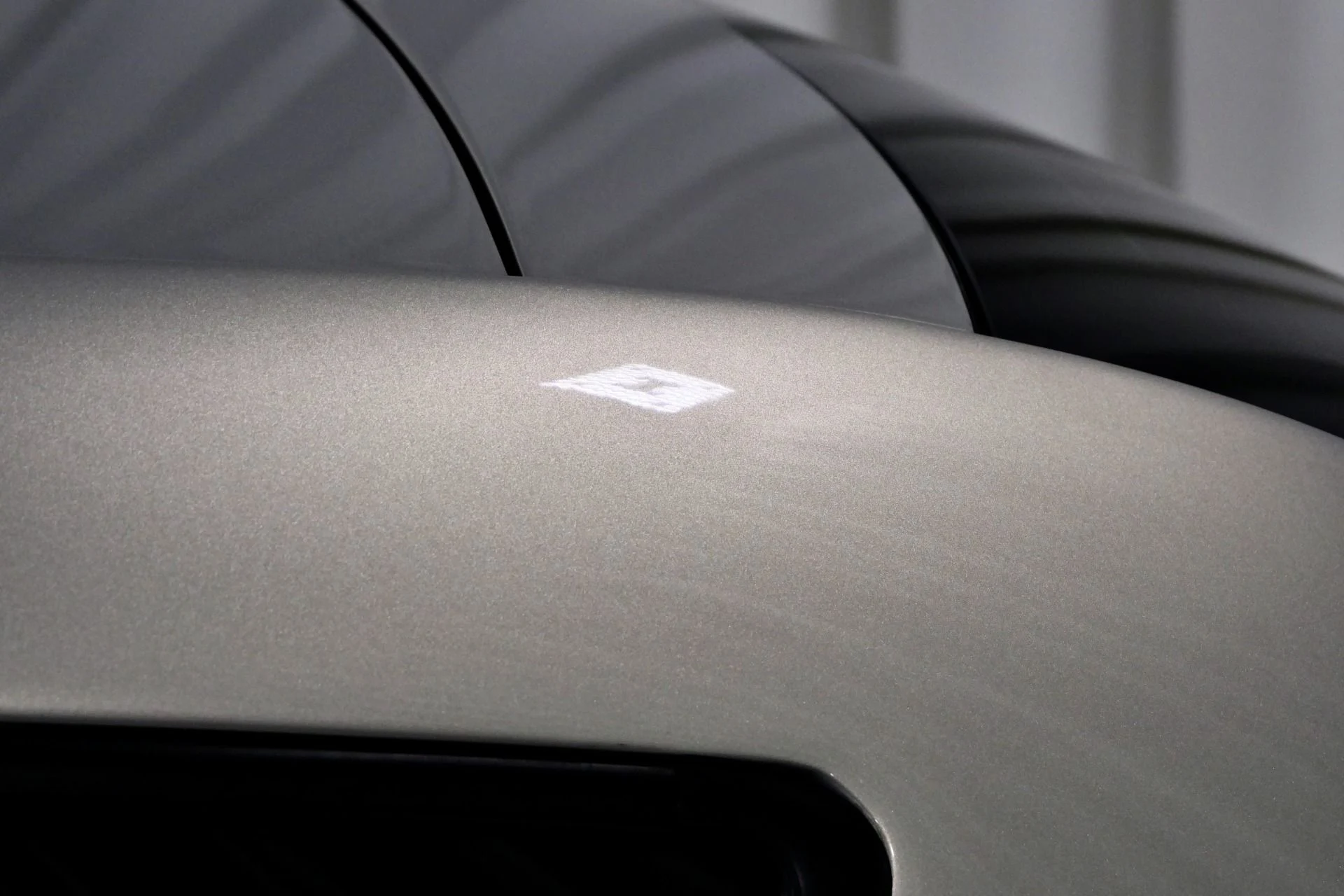 mph043_4241606222_Used_2012_Ferrari_FF_UAE_Edition_1762196572_cac1e60c96