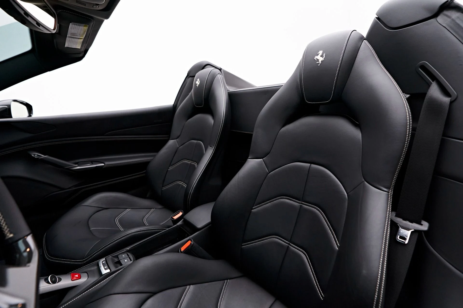 mph043_4247016246_Used_2018_Ferrari_488_Spider_Base_1717624092_46a9f0a82a