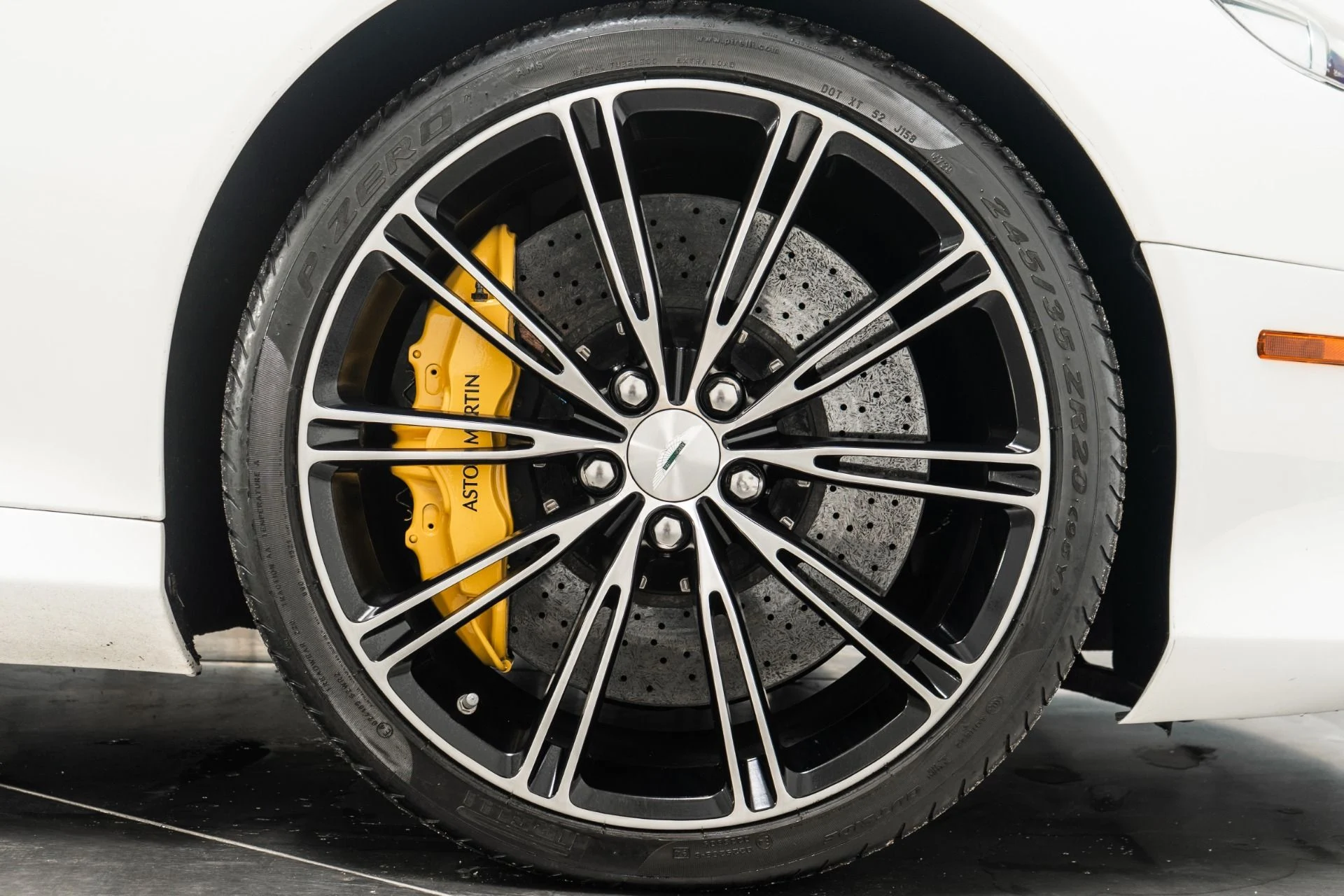 mph043_4264697652_Used_2014_Aston_Martin_DB_9_Volante_V12_20_Inch_Wheels_Carbon_Fiber_Trim_1756221007_21a9d850b0