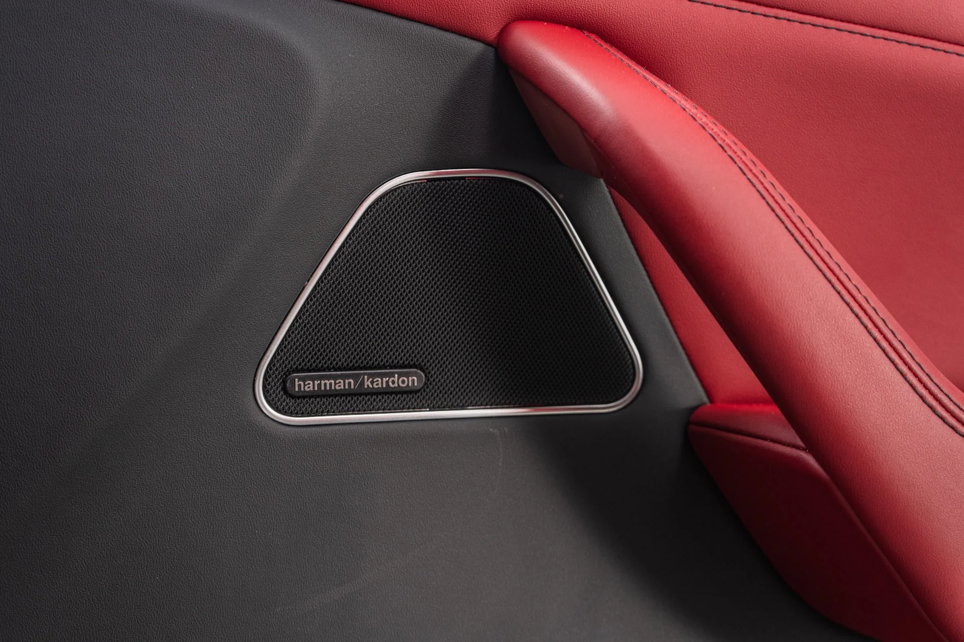 mph043_4266255181_Used_2022_Maserati_Levante_Modena_Nerissimo_Package_Comfort_and_Convenience_Package_1773694217_a807cd235c