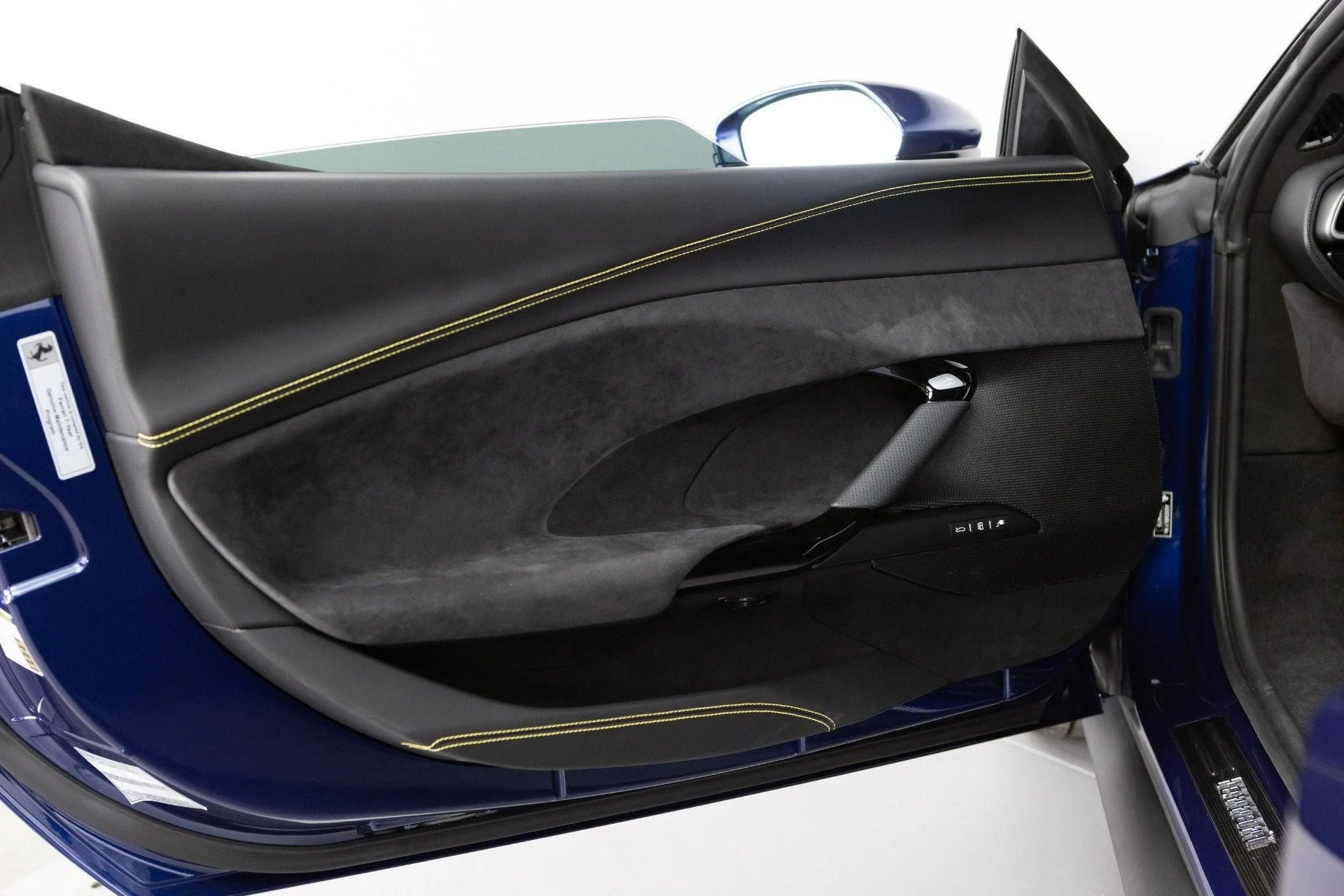 mph043_4287722330_Used_2025_Ferrari_296_GTB_1777349744_cb9e9d3a5f