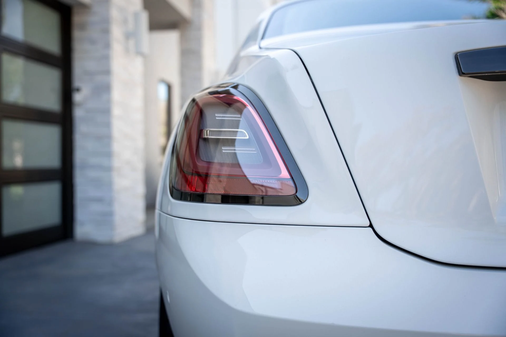 mph043_4294244118_Used_2022_Rolls_Royce_Black_Badge_Ghost_1772144712_761afe7fbd