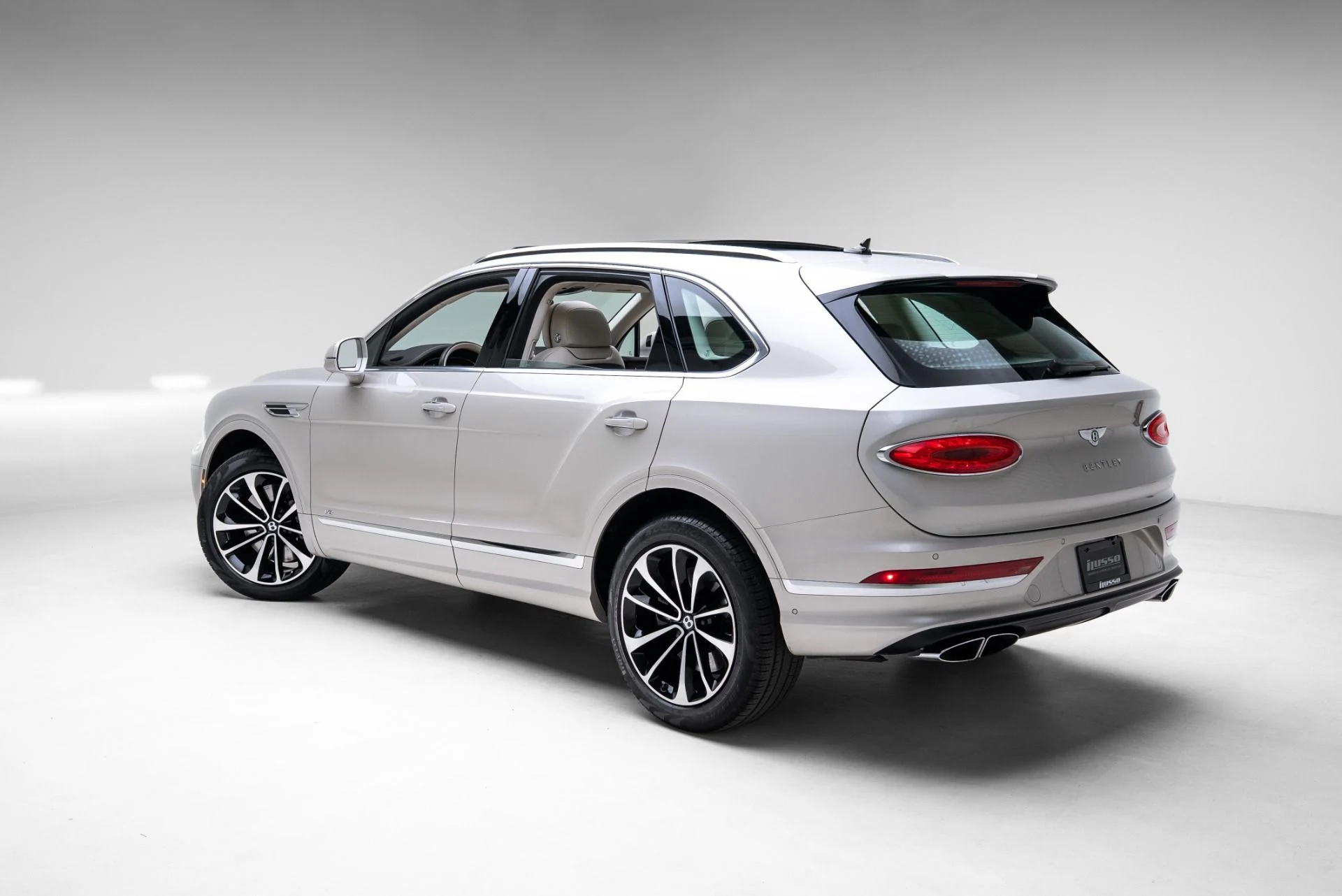 mph043_442852709_Used_2021_Bentley_Bentayga_V8_1774990438_4b8e5ffa98