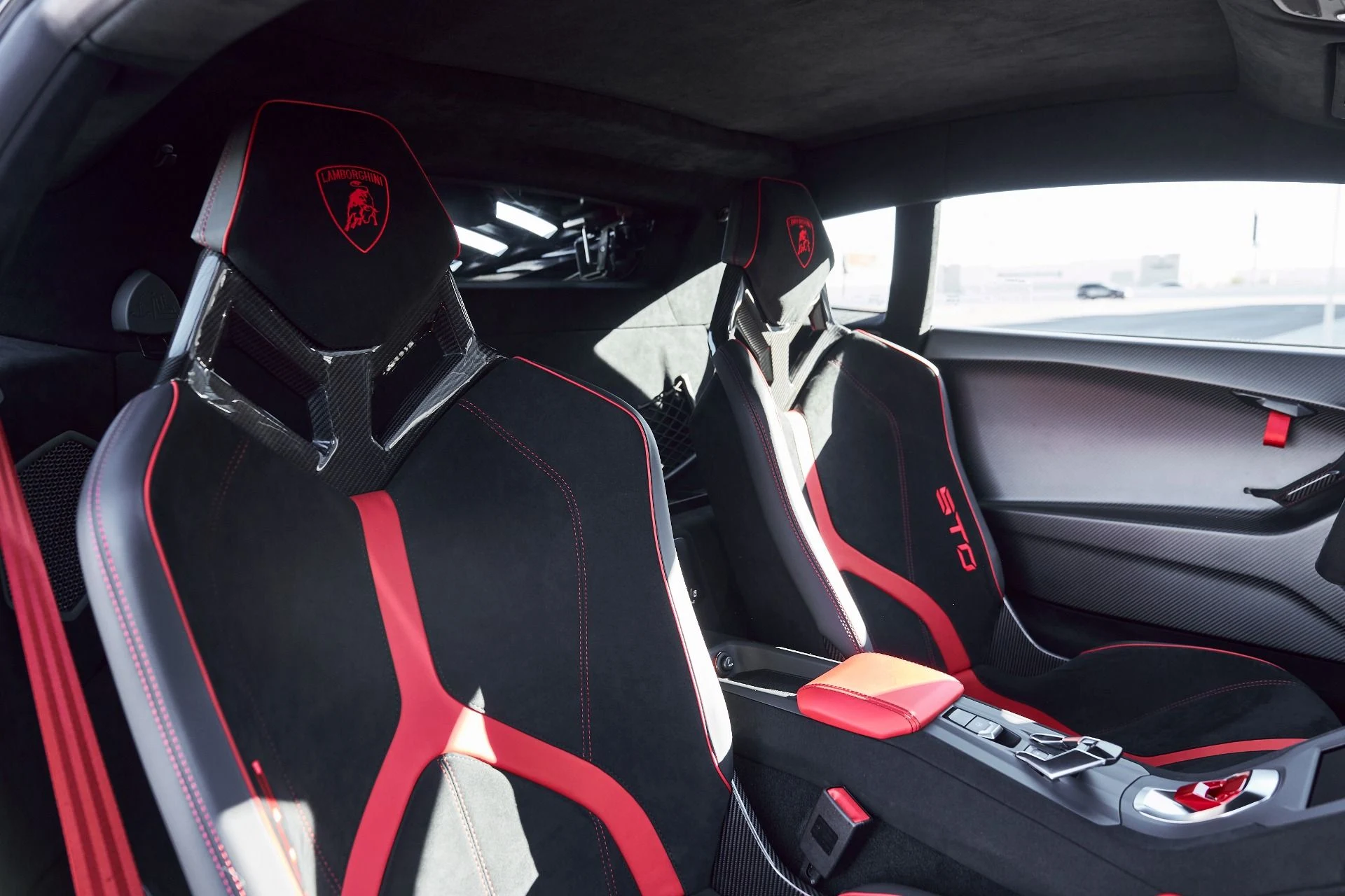 mph043_44676092_Used_2024_Lamborghini_Huracan_STO_1768271442_6b66acfc69