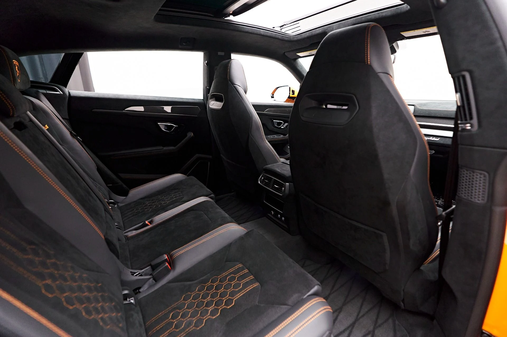 mph043_469214119_Used_2023_Lamborghini_Urus_Performante_1753490590_a52fac820b
