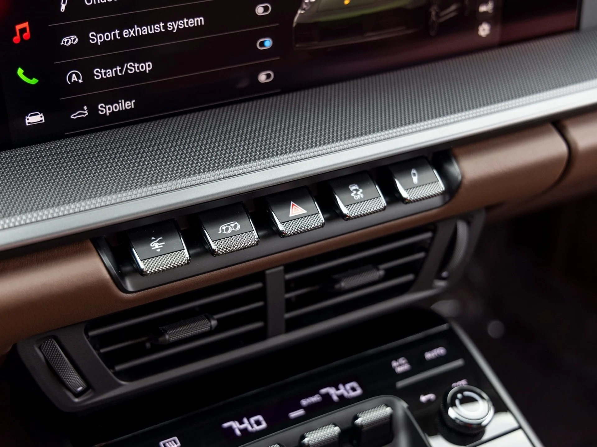 mph043_469611280_44_53b66b9857