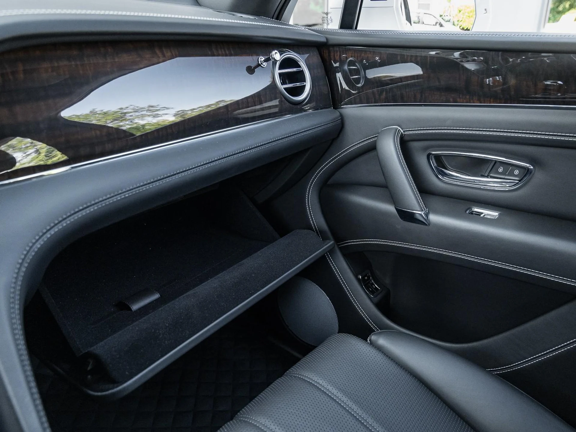 mph043_483370083_Used_2018_Bentley_Bentayga_W12_Signature_1761171420_66428696c1