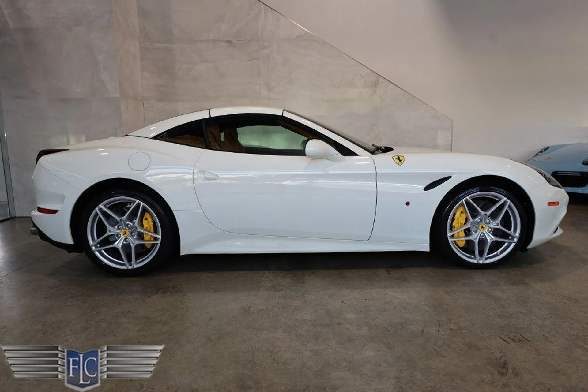 mph043_505426890_used_2015_ferrari_california_t2drconvertible_9689_22995447_44_1024_77461a3fba