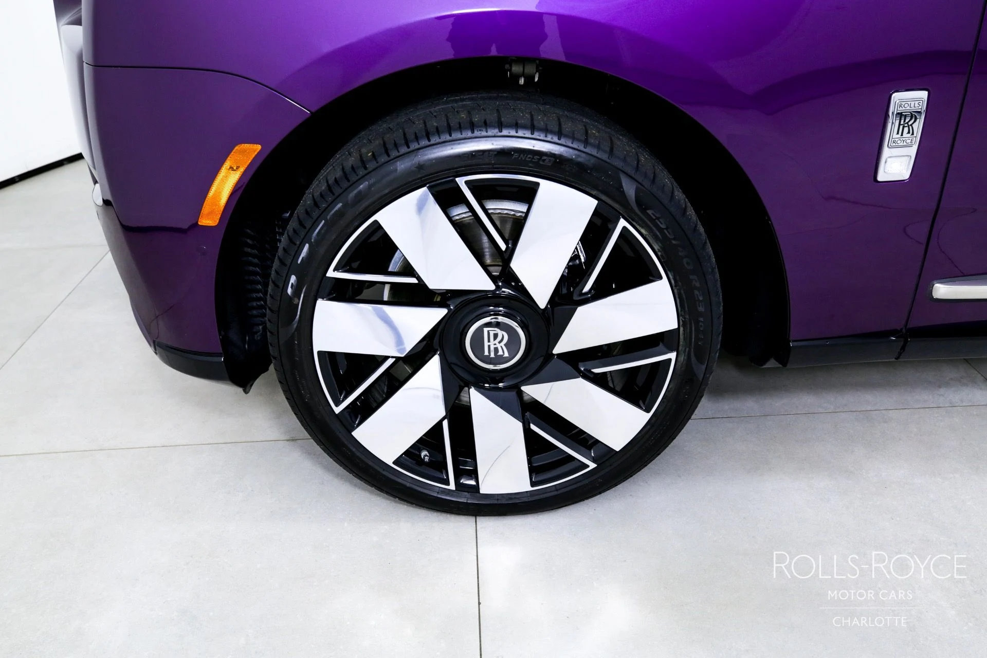 mph043_532564572_Used_2025_Rolls_Royce_Cullinan_1748382671_40be8e3008