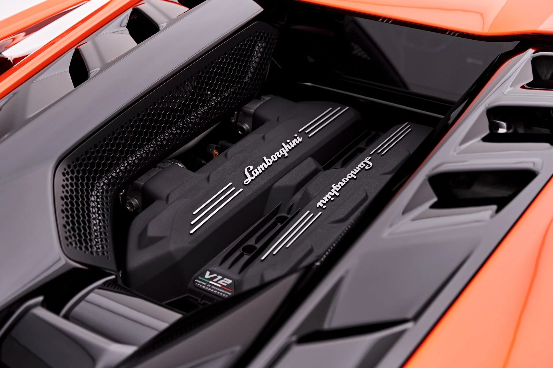 mph043_545445886_Used_2024_Lamborghini_Revuelto_Base_1787792798_383e473629