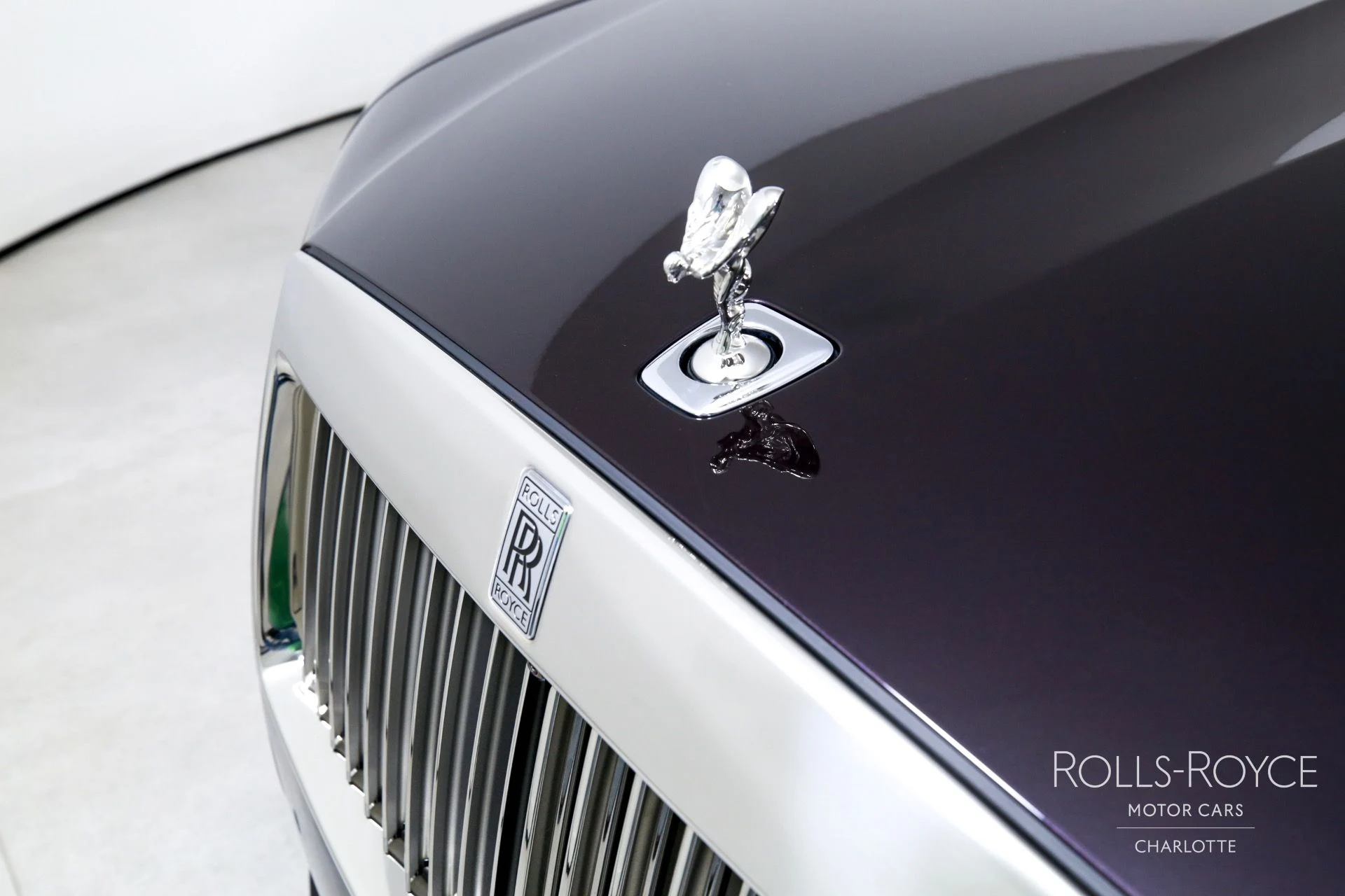 mph043_54918246_Used_2025_Rolls_Royce_Ghost_1759510199_9e0871bb34