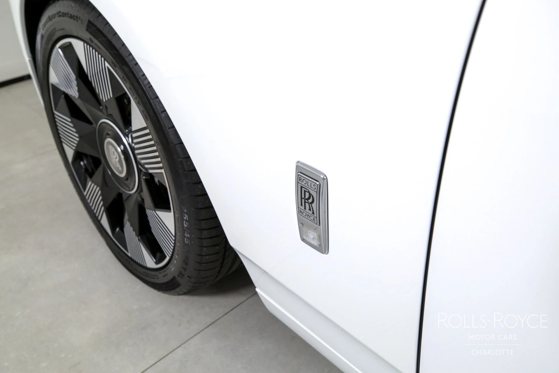 mph043_583938421_Used_2023_Rolls_Royce_Phantom_1726254604_34f6531f3a