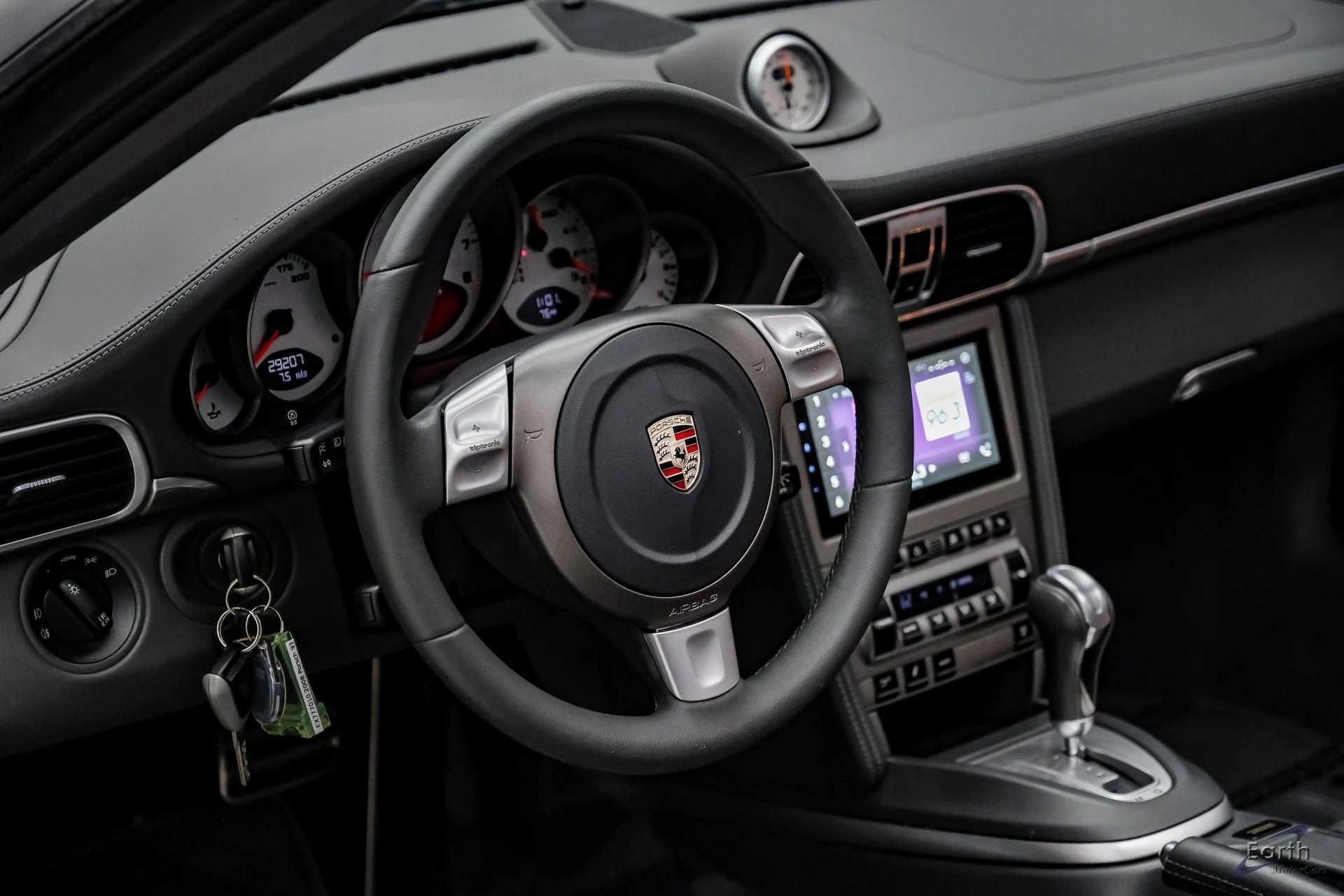 mph043_608475034_2c39efe95febef8d141cda10e903b955x_958a14cfb0