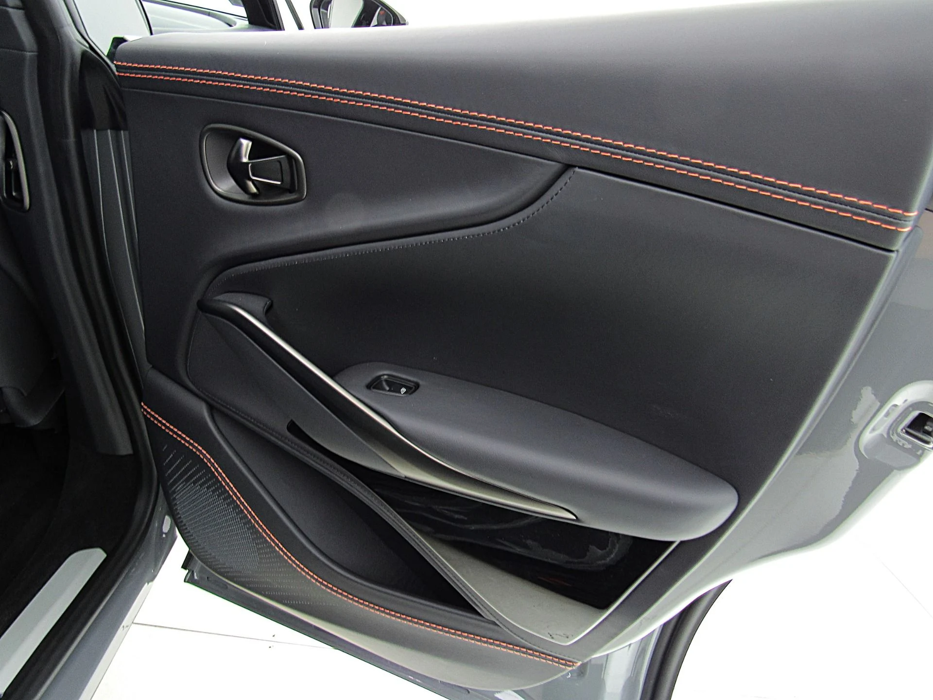 mph043_614968339_Used_2023_Aston_Martin_DBX_92f4ebfd4c