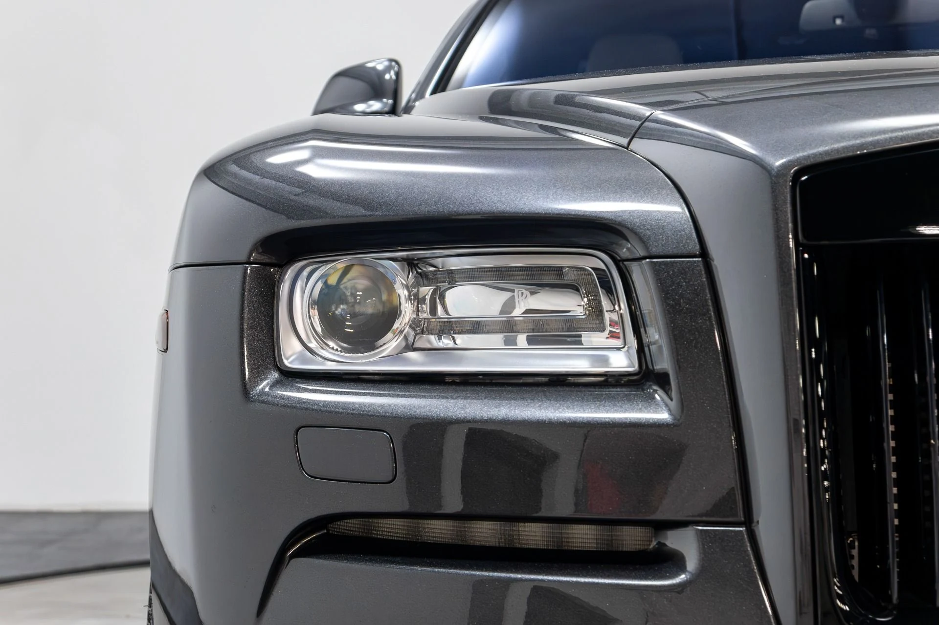 mph043_631610126_Used_2016_Rolls_Royce_Wraith_1765322495_92b7c67565