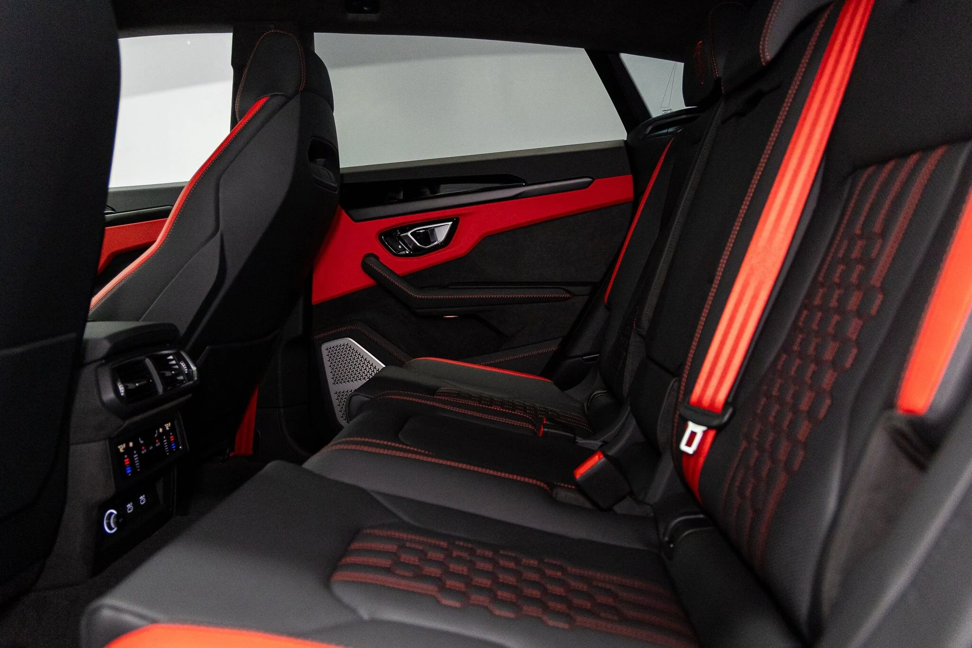 mph043_633008708_5b6dd0cbe68aafc75e06ca5c8486b9a0x_650b28bef0