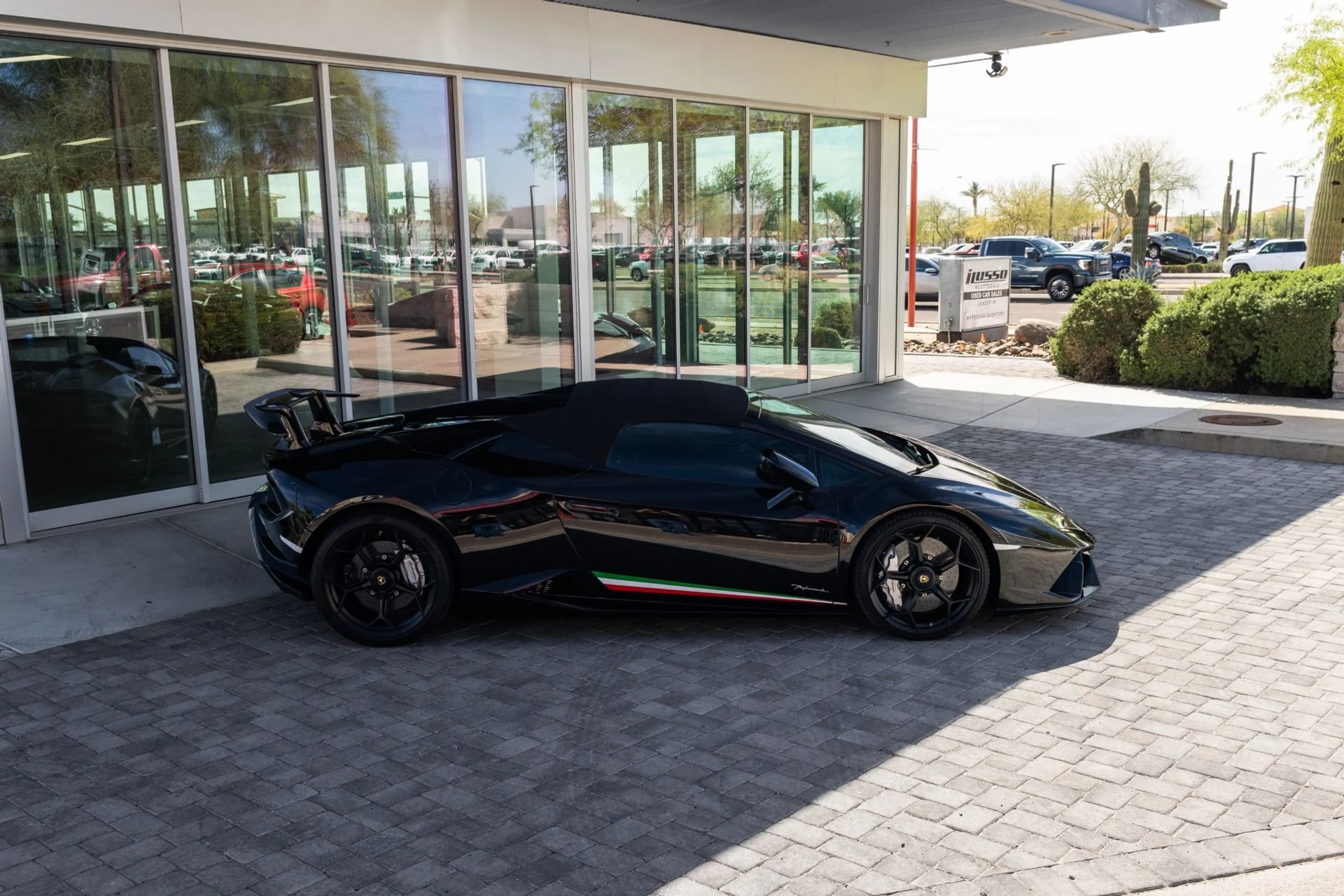 mph043_633145271_Used_2018_Lamborghini_Huracan_LP_640_4_Performante_Spyder_1772832379_f2a0dfe713