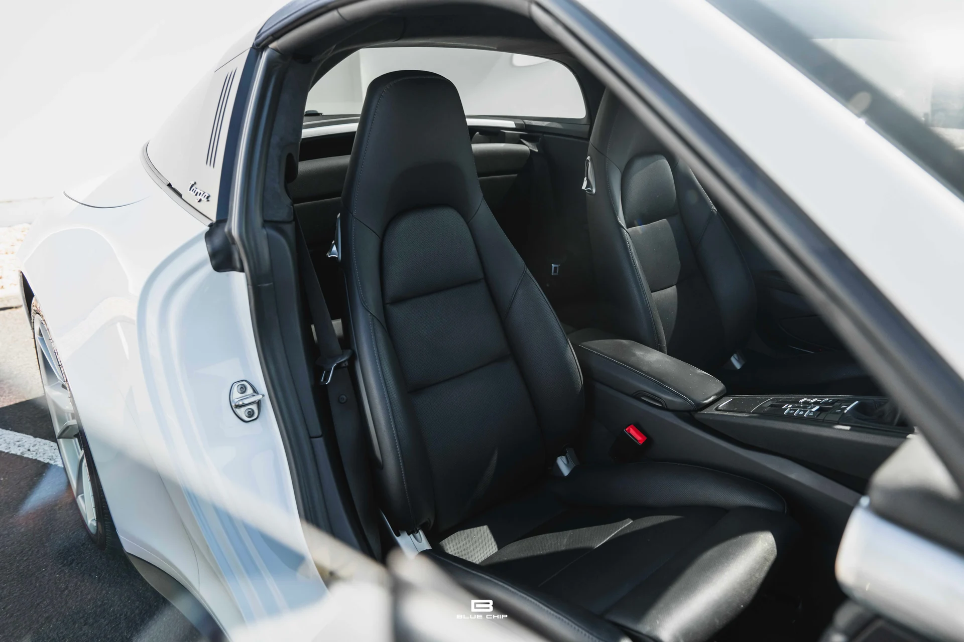 mph043_646287954_6a3082762bce39b979139d32_2019_Porsche_911_49_9ebfe8b269