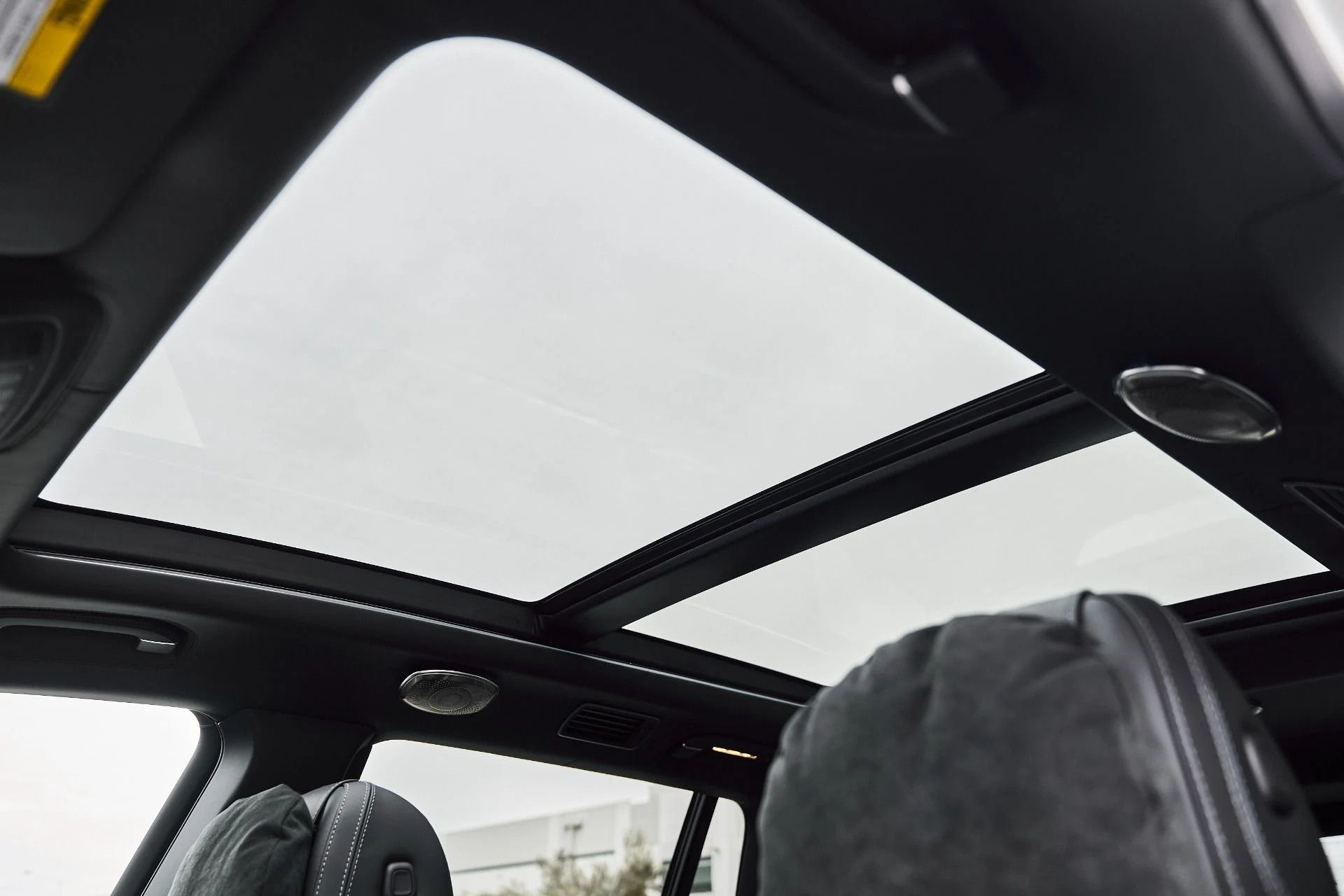 mph043_652290433_Used_2026_Mercedes_Benz_GLS_Maybach_GLS_600_1777160267_02e785d1ba