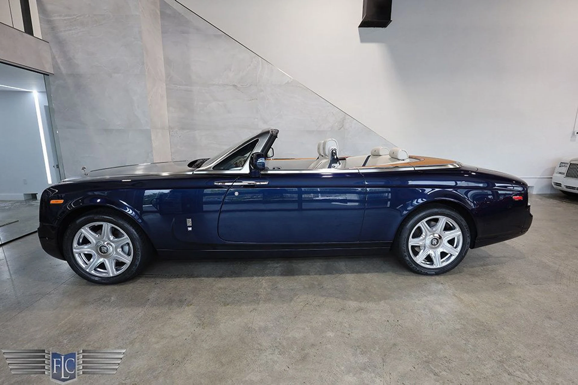 mph043_65477681_used_2013_rolls_royce_phantom_coupe_2drdrophead_9689_22930572_44_1024_bfda4981fd