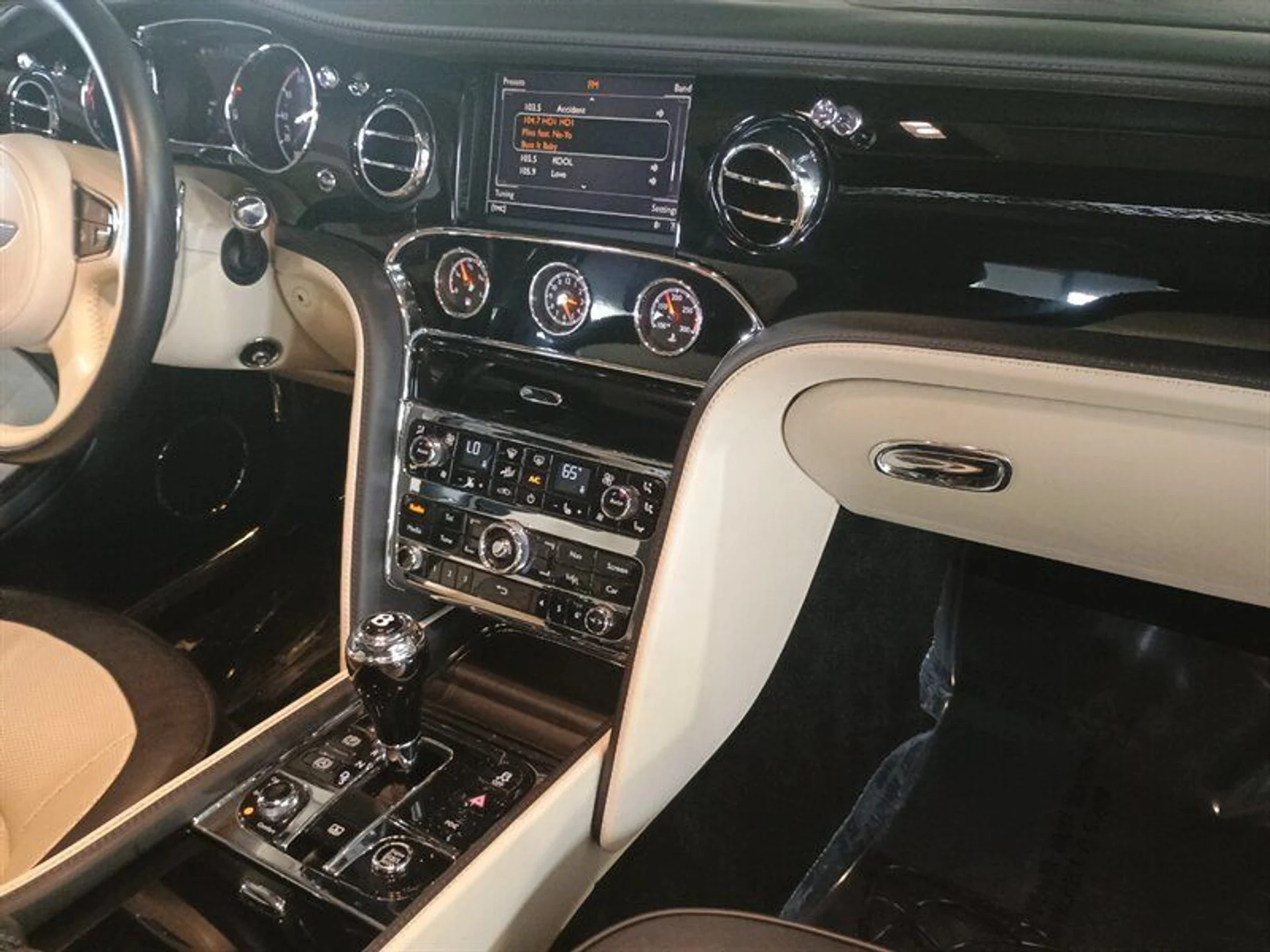 mph043_666293056_44431559e0_800_e2e449209c