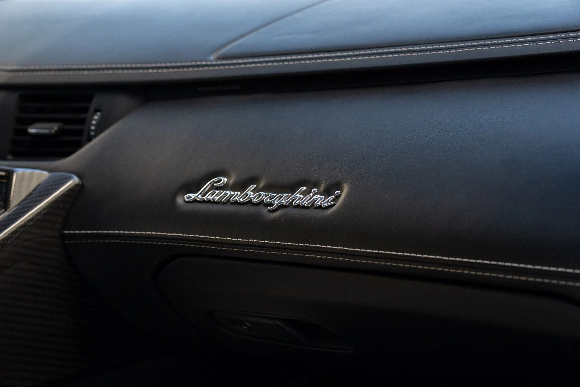 mph043_667552469_Used_2015_Lamborghini_Aventador_LP_700_4_1755636839_bfcfdfdfc3