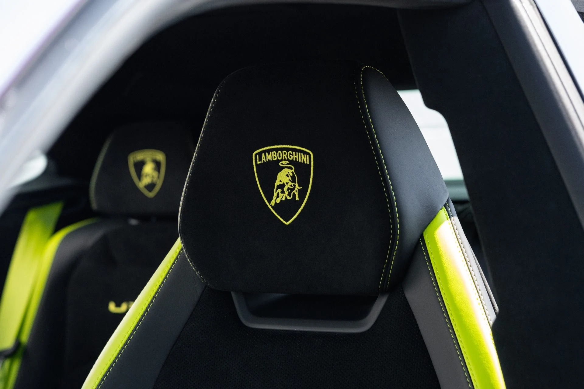 mph043_675086690_Used_2023_Lamborghini_Urus_Performante_1771690657_1a3a2f6168