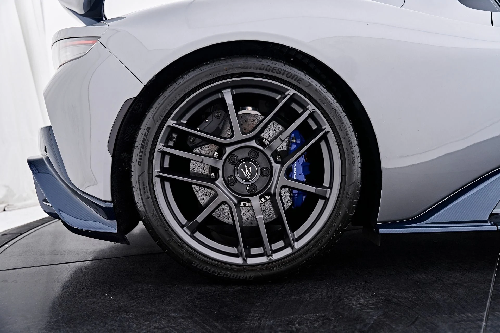 mph043_687537608_Used_2023_Maserati_MC_20_Base_1791838858_d2f422fd5f