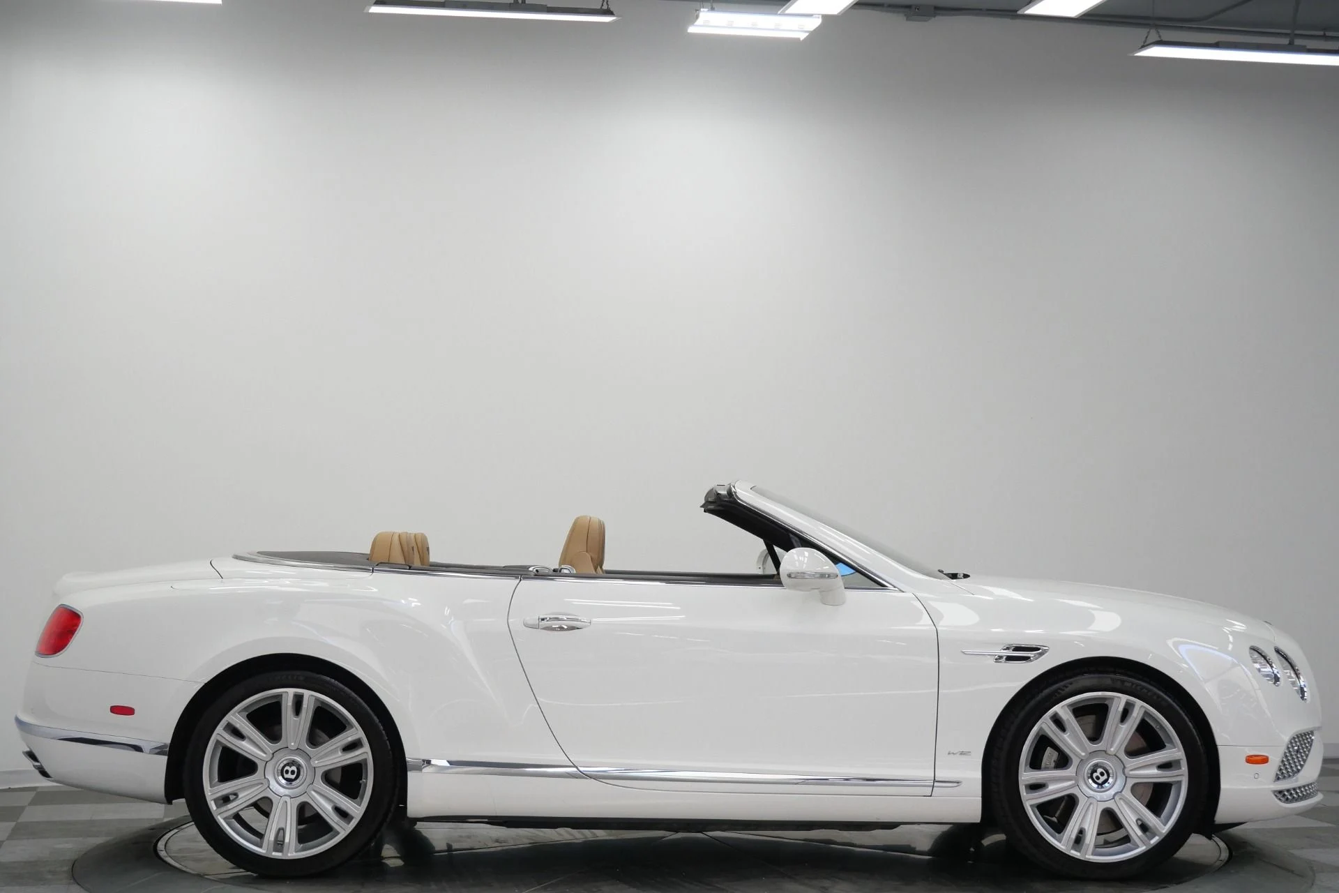 mph043_70481658_Used_2018_Bentley_Continental_GTC_W12_Extended_Burl_Veneers_Low_Miles_1781289953_d8a525a44e