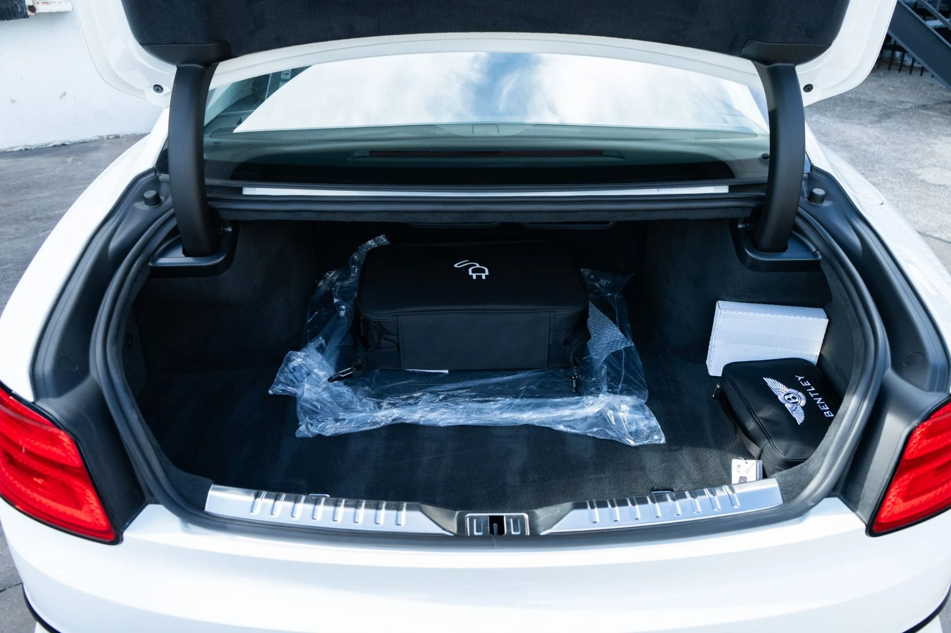 mph043_729094830_Used_2026_Bentley_Flying_Spur_1792511723_b4ea01b037