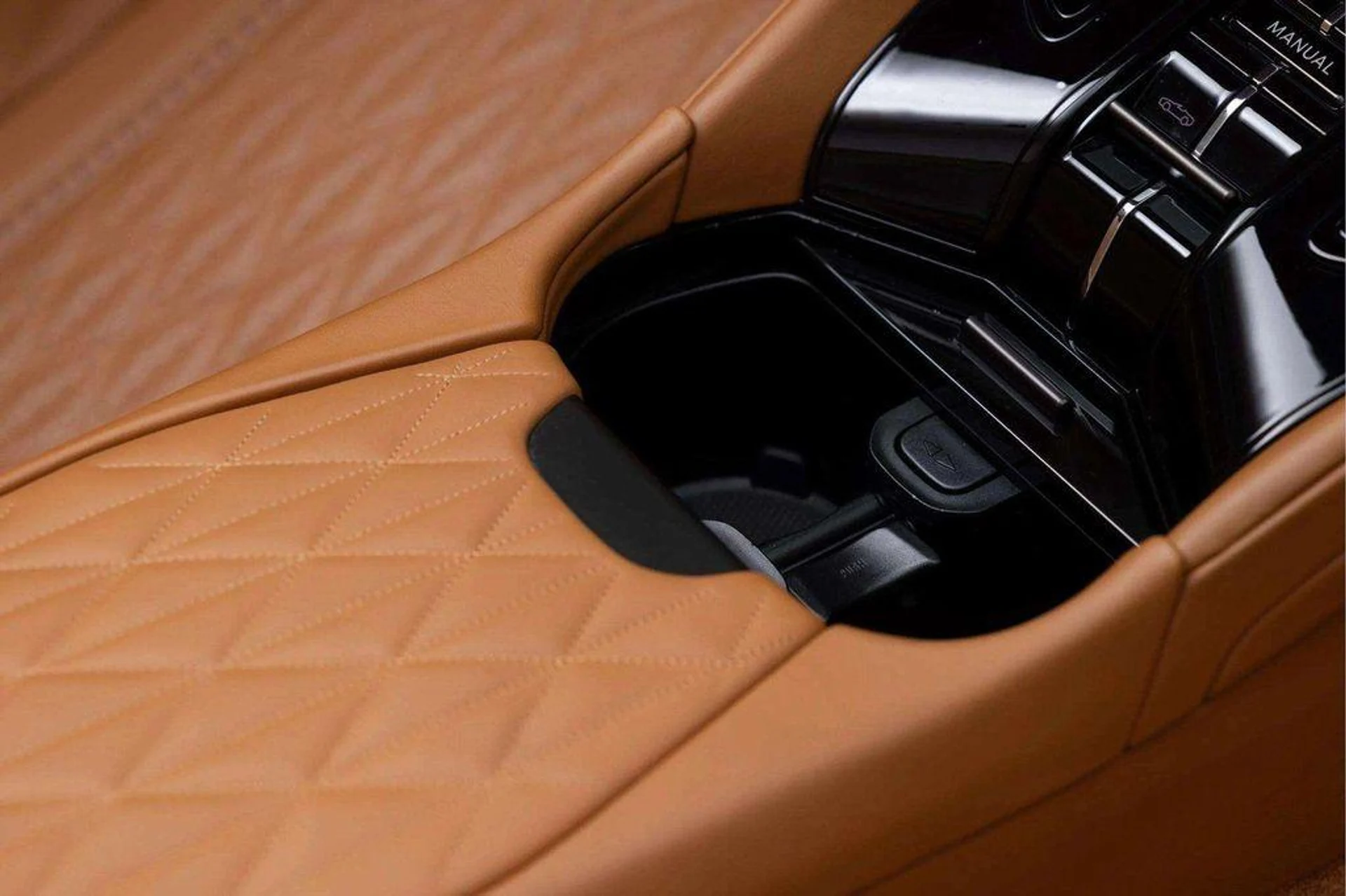 mph043_729246021_0_BL_Dvap_Sj_R5hs1_Ps_It_I_Dpa_Er3yg_ba64814564