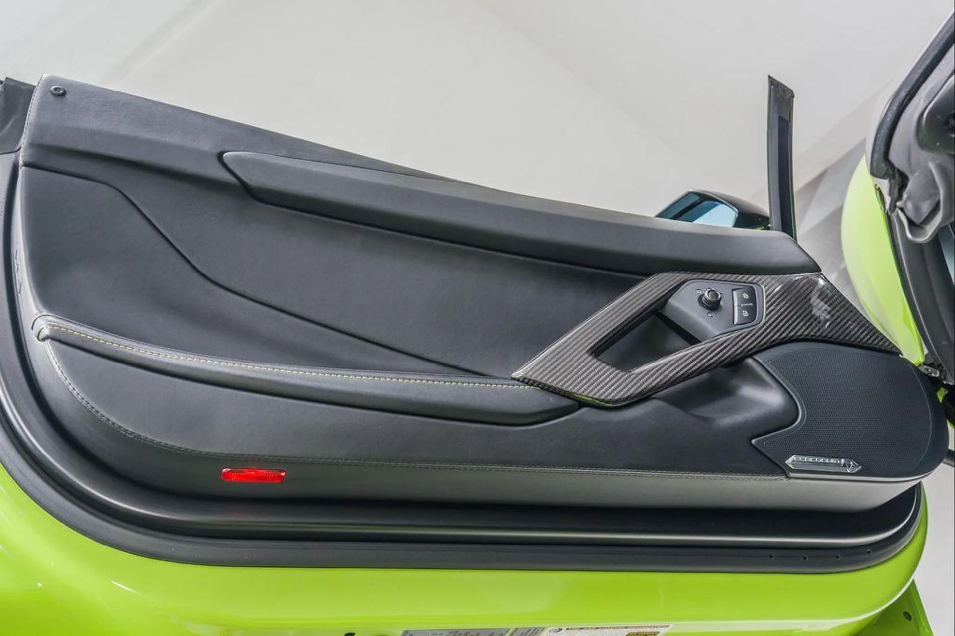 mph043_733075571_Ie20_LJ_86xm_EF_Bdb_G01_Blpo_Euq_E_131a68ac8a