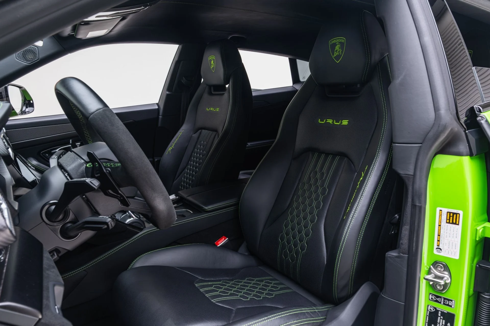 mph043_737090183_Used_2023_Lamborghini_Urus_Performante_1779121027_cbb3575e55