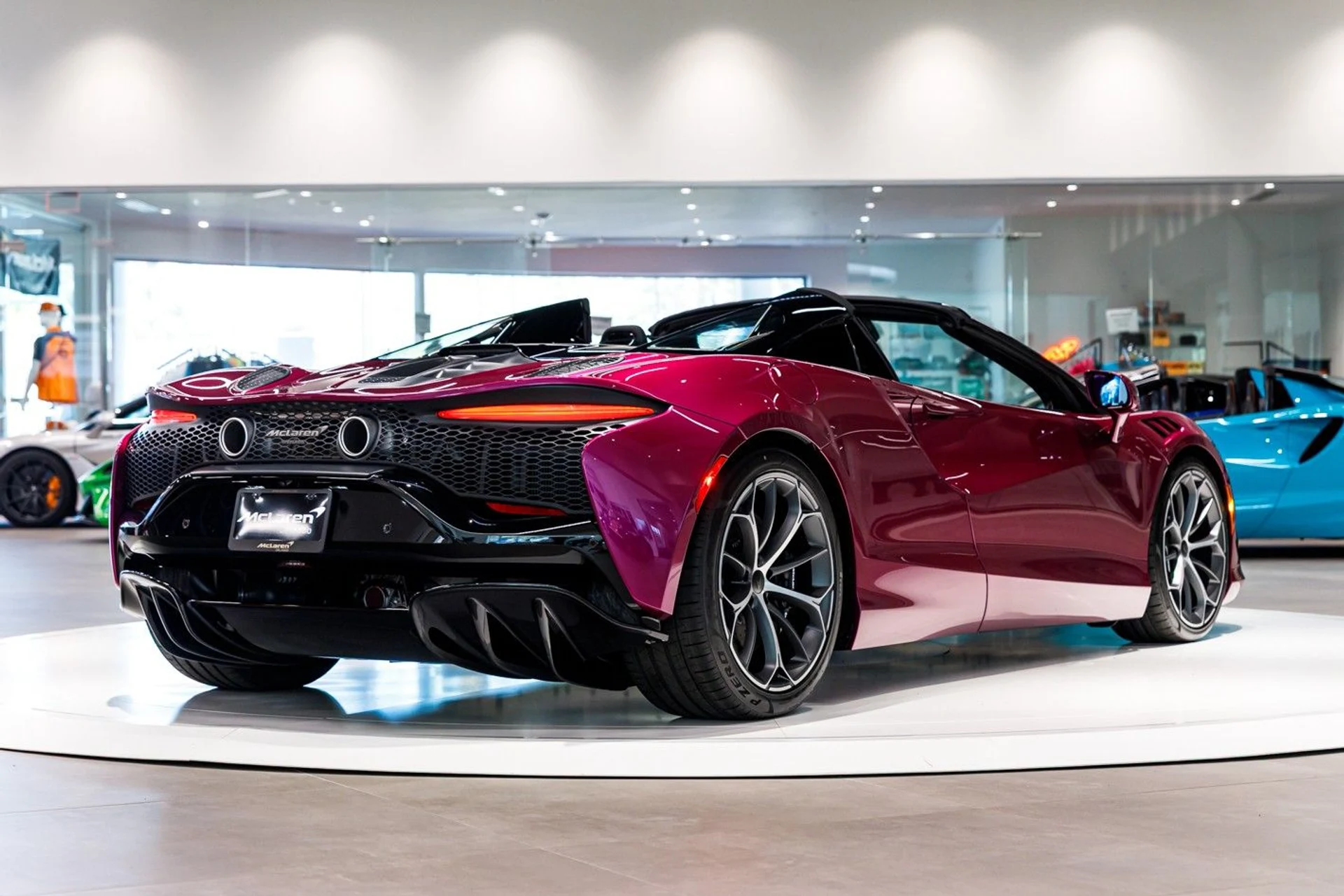 mph043_737653598_652_p44_l_2b2347f519