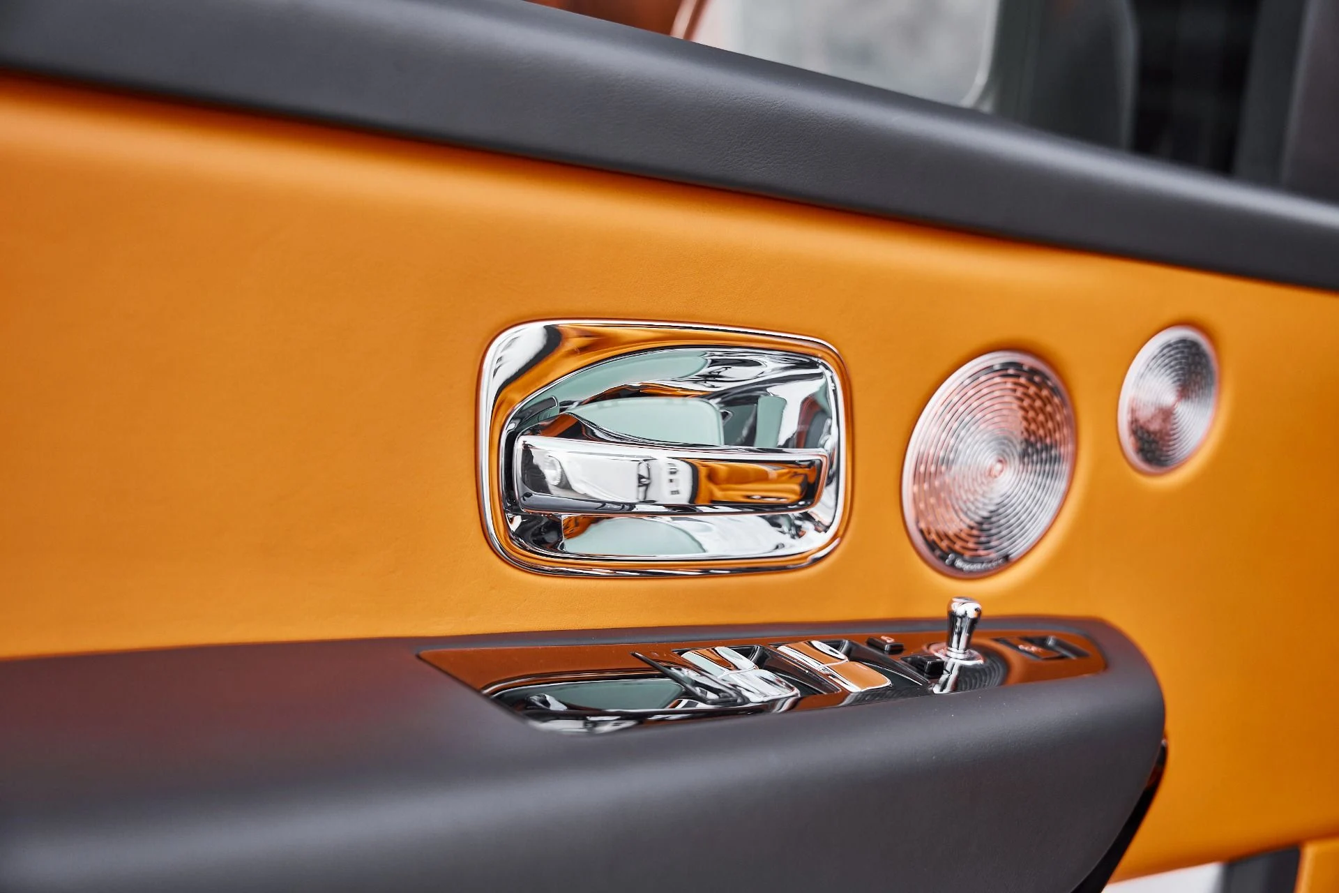 mph043_749452416_Used_2025_Rolls_Royce_Cullinan_Base_1770950910_150c92b569