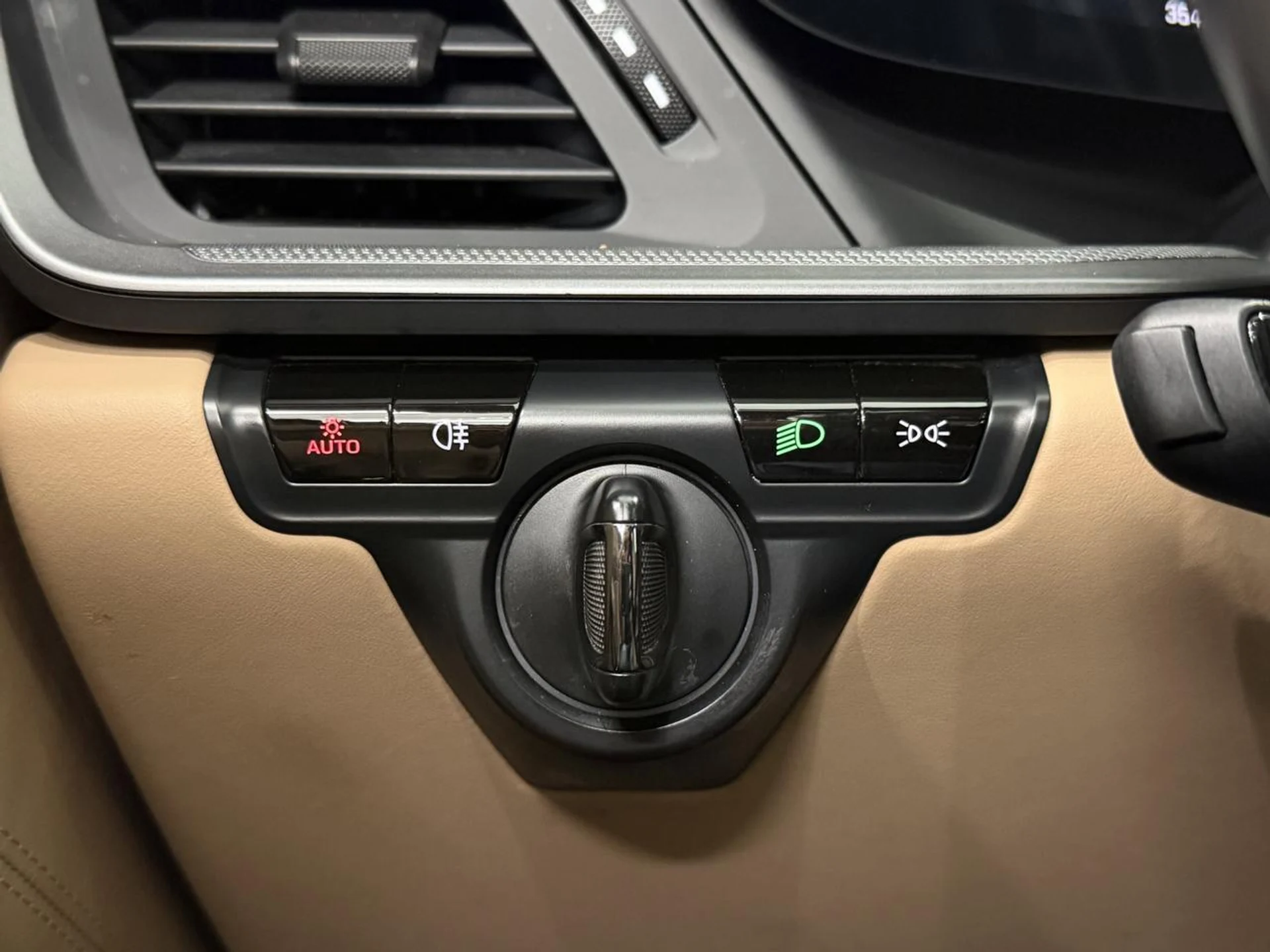 mph043_756335079_14f31819bb4997d96187c1e188040c2d_39f607f9bb